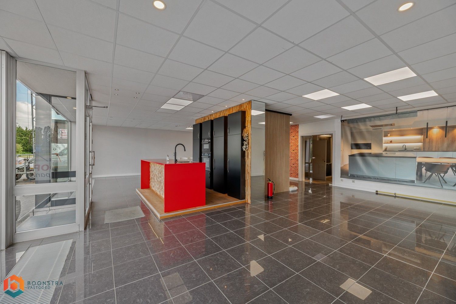 Handelsgelijkvloers met garage & woonst op toplocatie foto 3