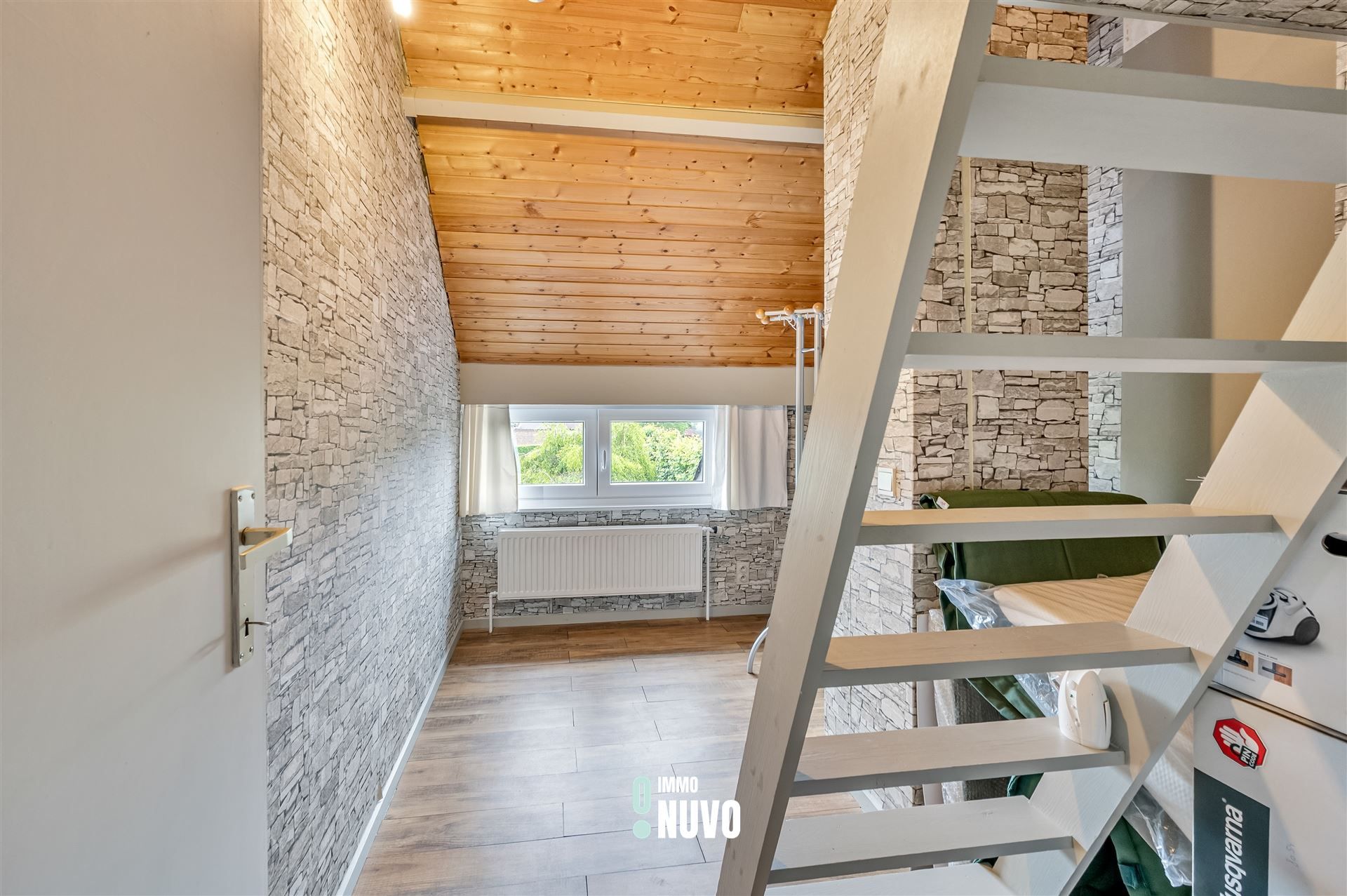Instapklare open bebouwing met 4 slpks, tuin en garage foto 18