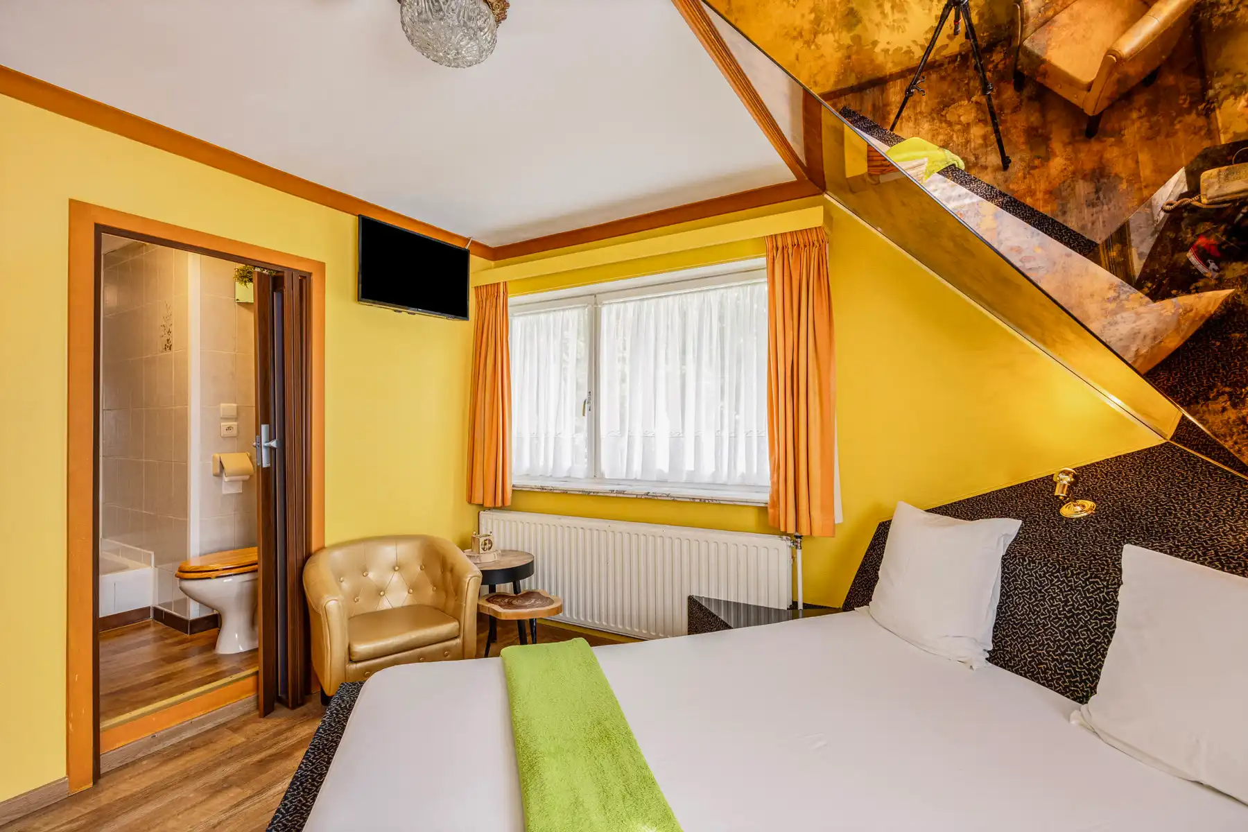 WONING MET 9 KAMERS en 9 BADKAMERS foto 21