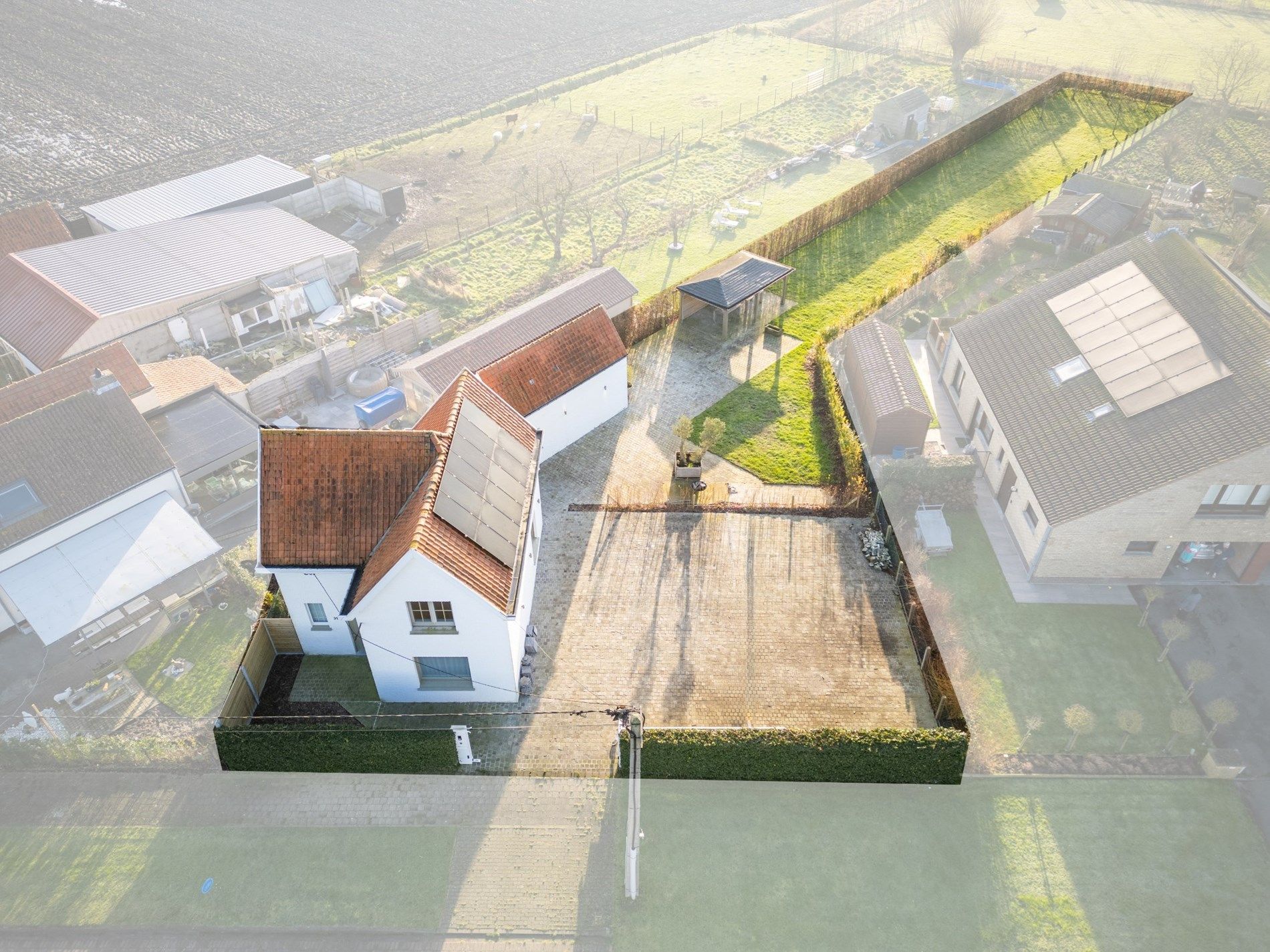 Landelijke en vrijstaande woning op 1.061 m² te Knokke-Heist foto {{pictureIndex}}