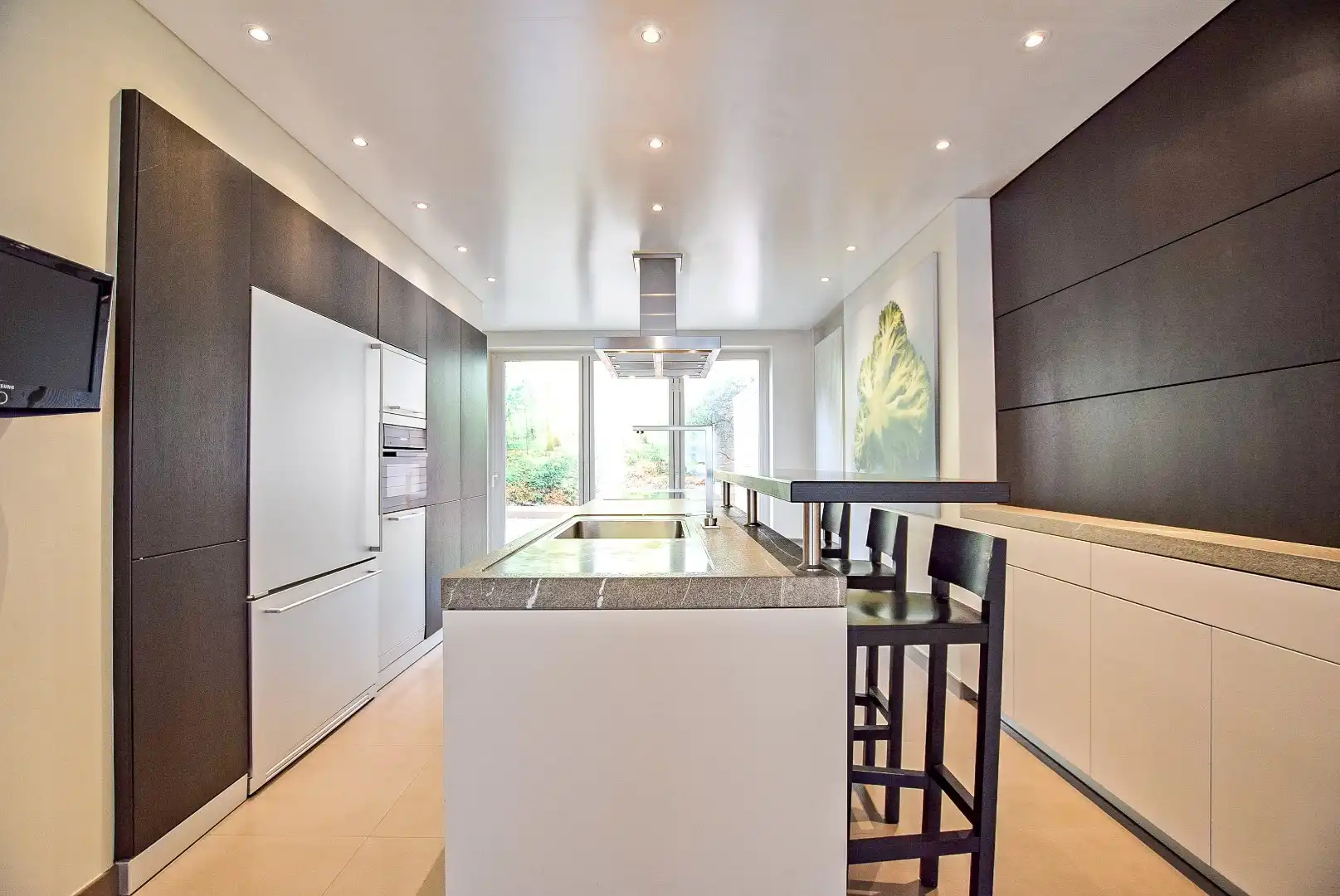 Kwalitatief afgewerkte woning met handelsruimte (536m² bewoonbaar) op een toplocatie. foto 9