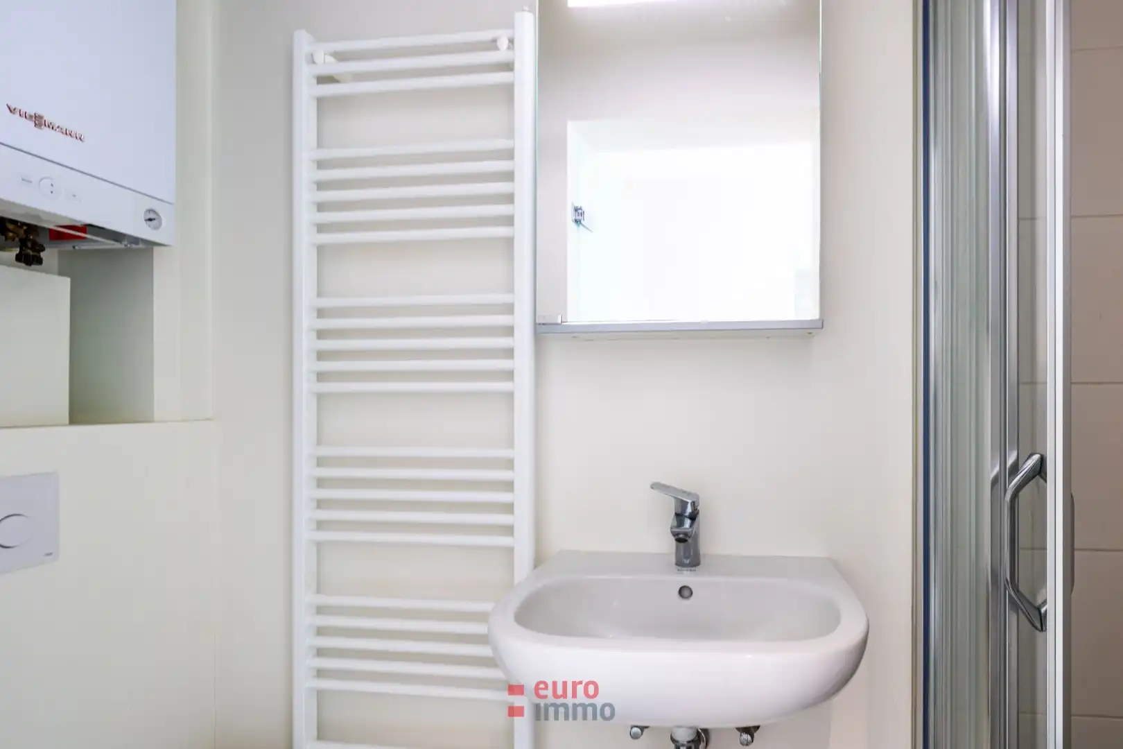 Compleet gerenoveerd appartement met 2 slaapkamers. foto 6