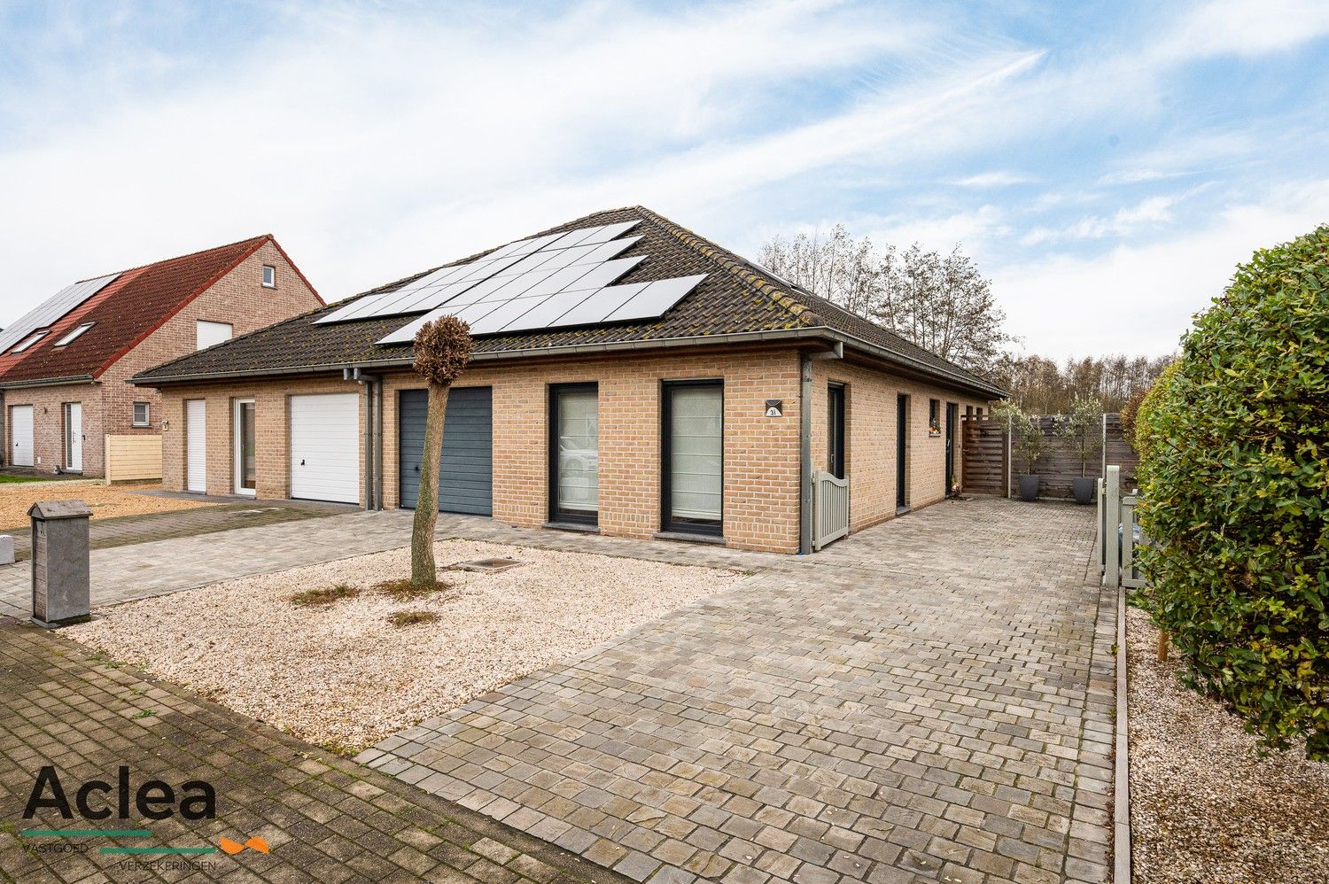 Rustig gelegen bungalow in een kindvriendelijke wijk foto {{pictureIndex}}