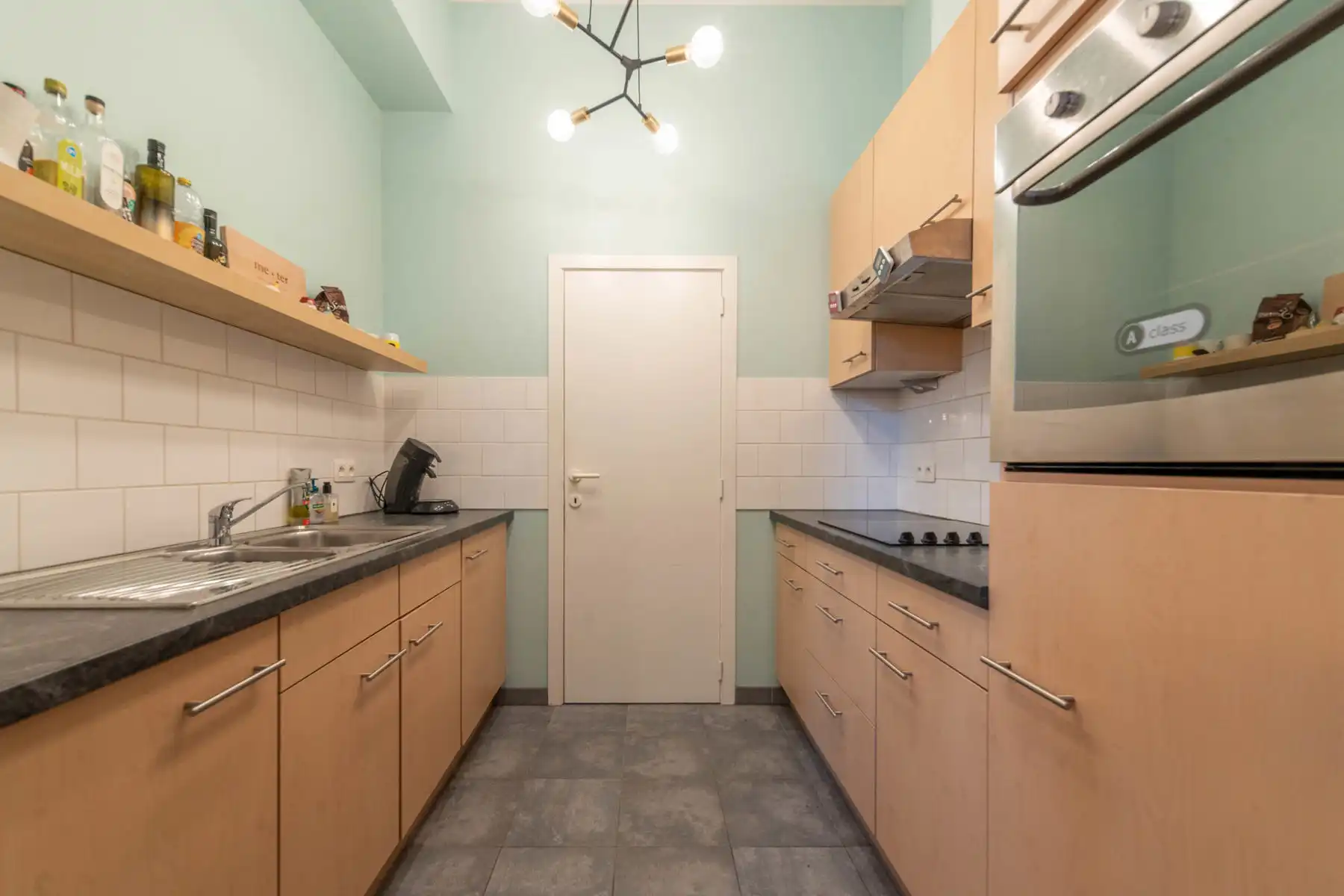 Lichtrijk en knus gelijkvloers appartement op toplocatie in Lier. foto 6