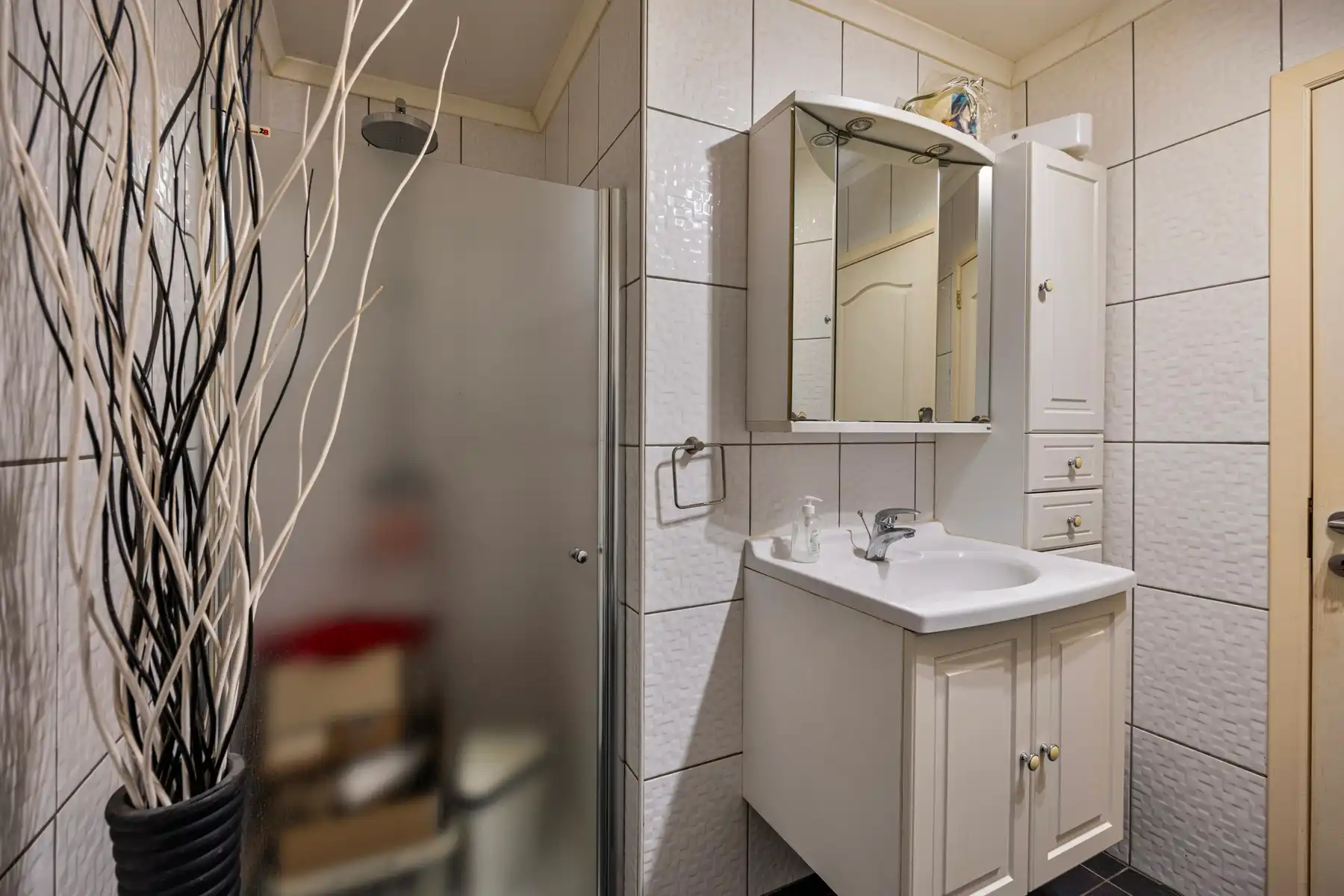 Unieke Kans! Stijlvol & Instapklaar Handelspand op Toplocatie in Koersel foto 9