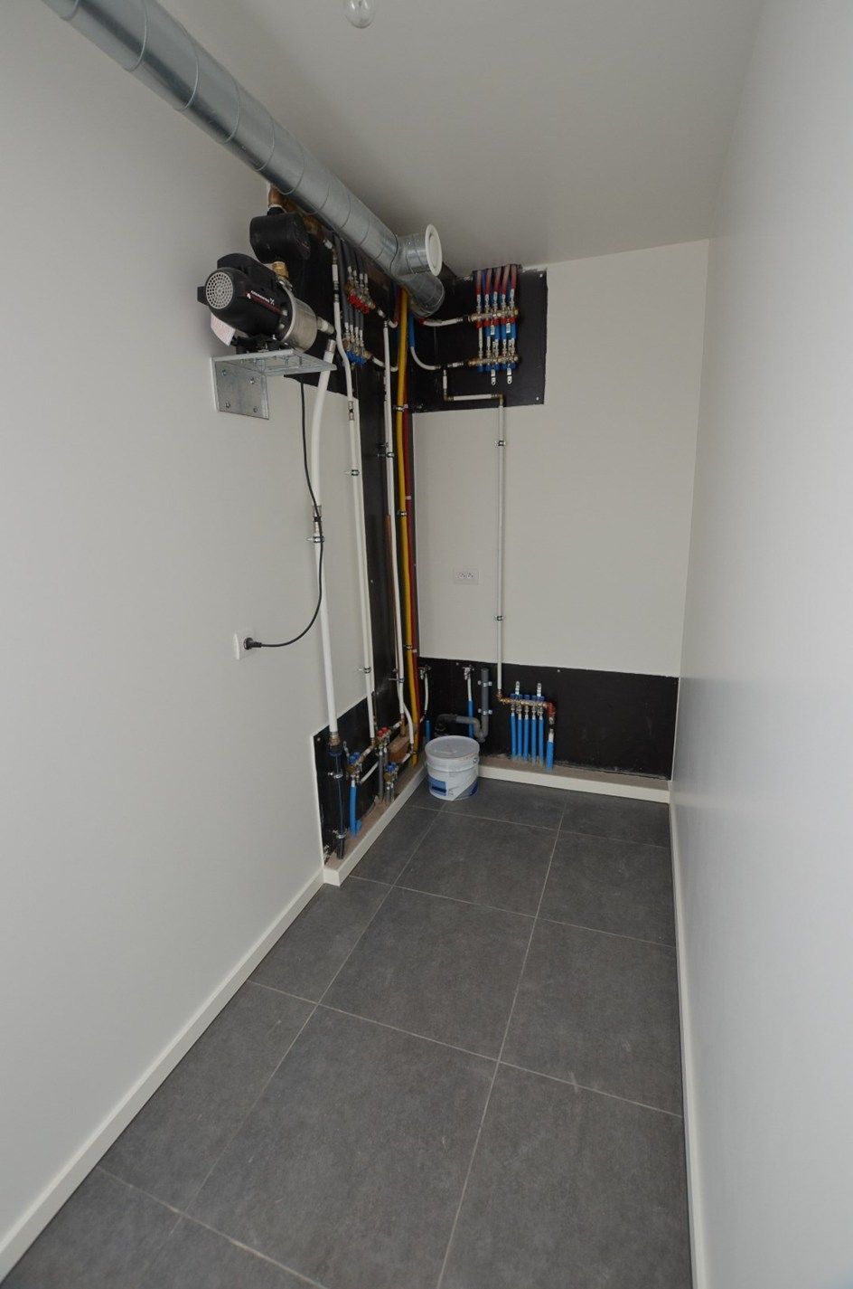 Woning met 2 auto-staanplaatsen foto 7
