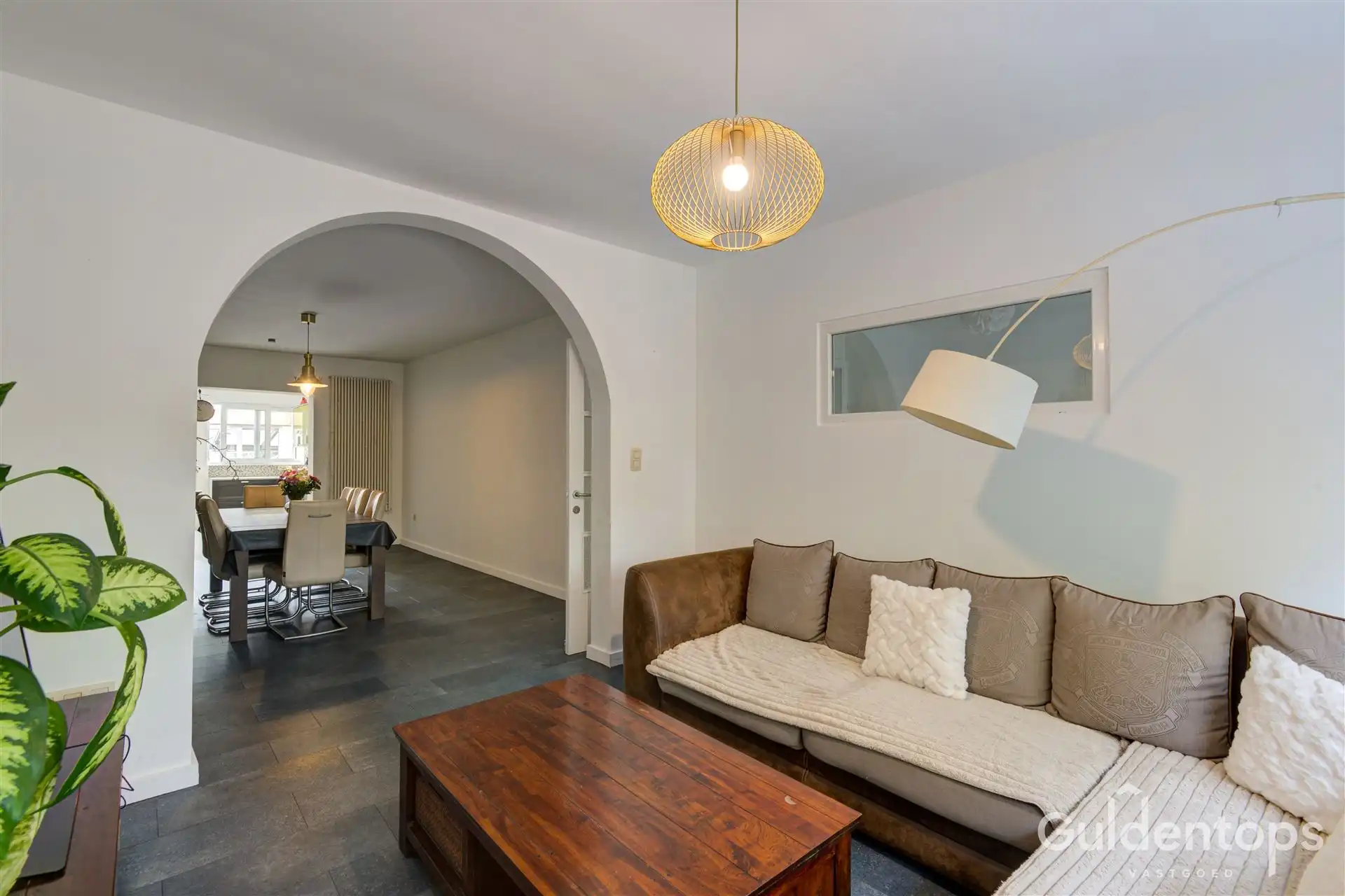 Woning met 3 slaapkamers, 2 badkamers en zuidgerichte tuin foto 4
