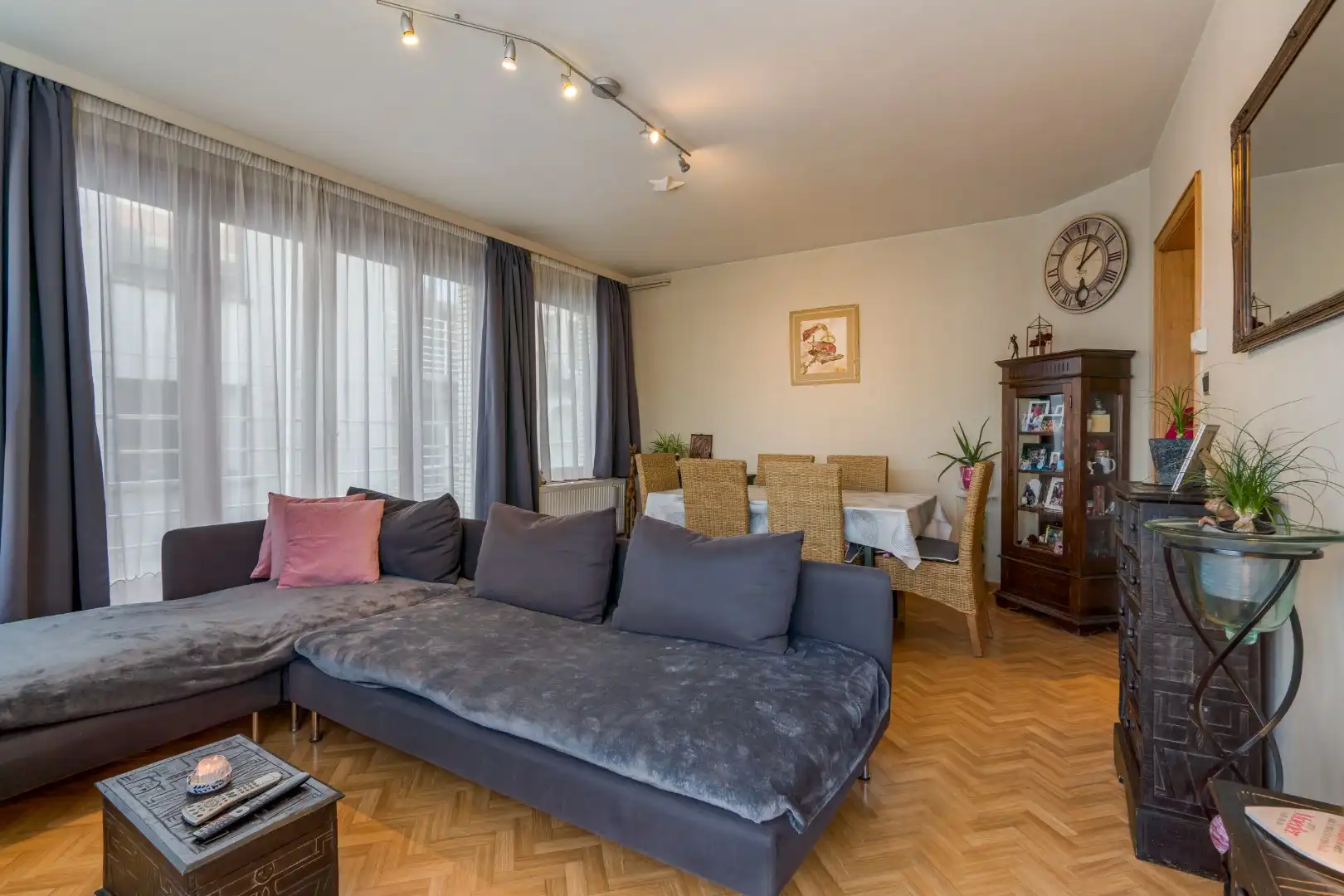 Ruim woonappartement in het stadscentrum met open zicht op het Mijnplein! foto 6