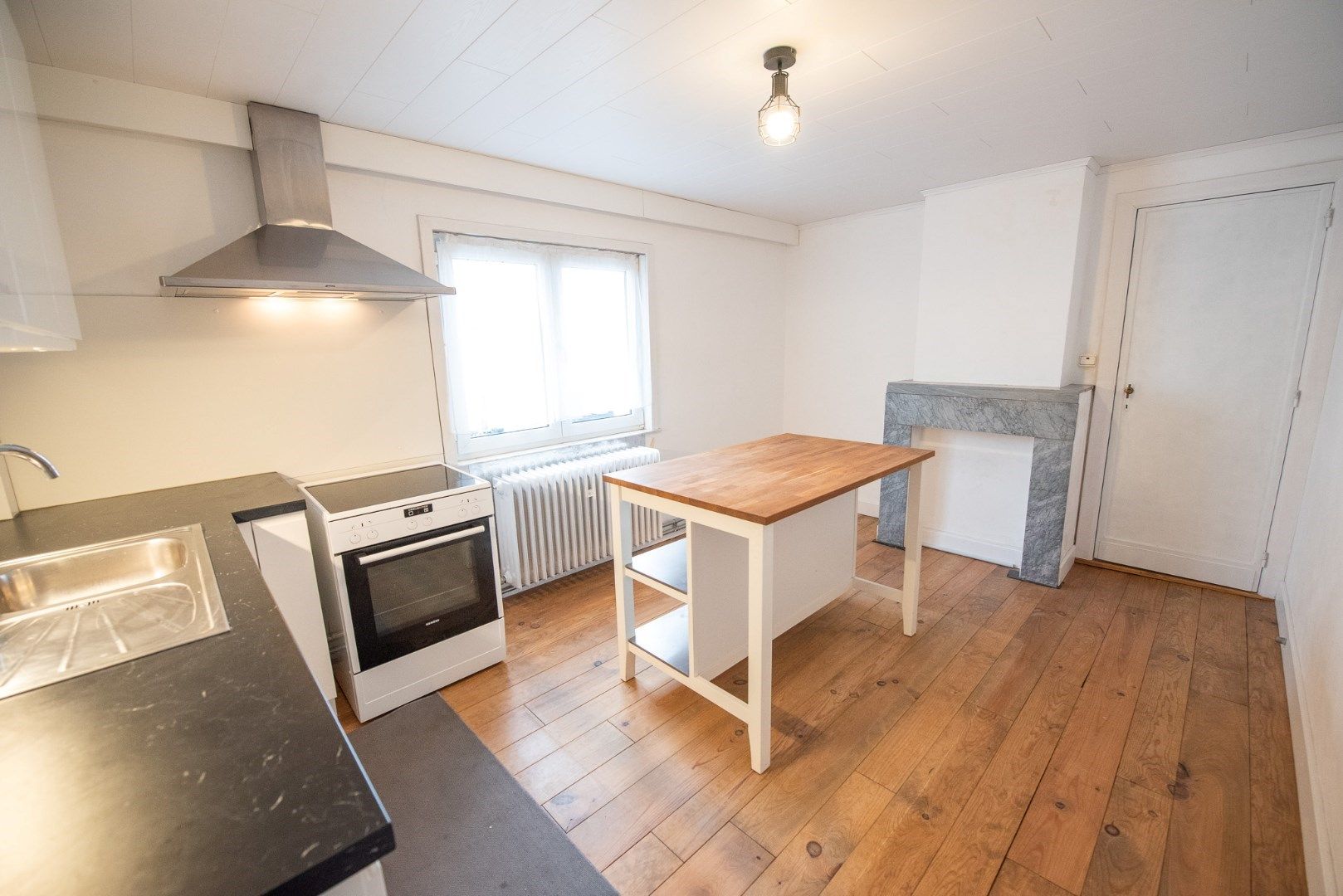 Gerenoveerd woning te huur in het centrum van Waregem! foto 8