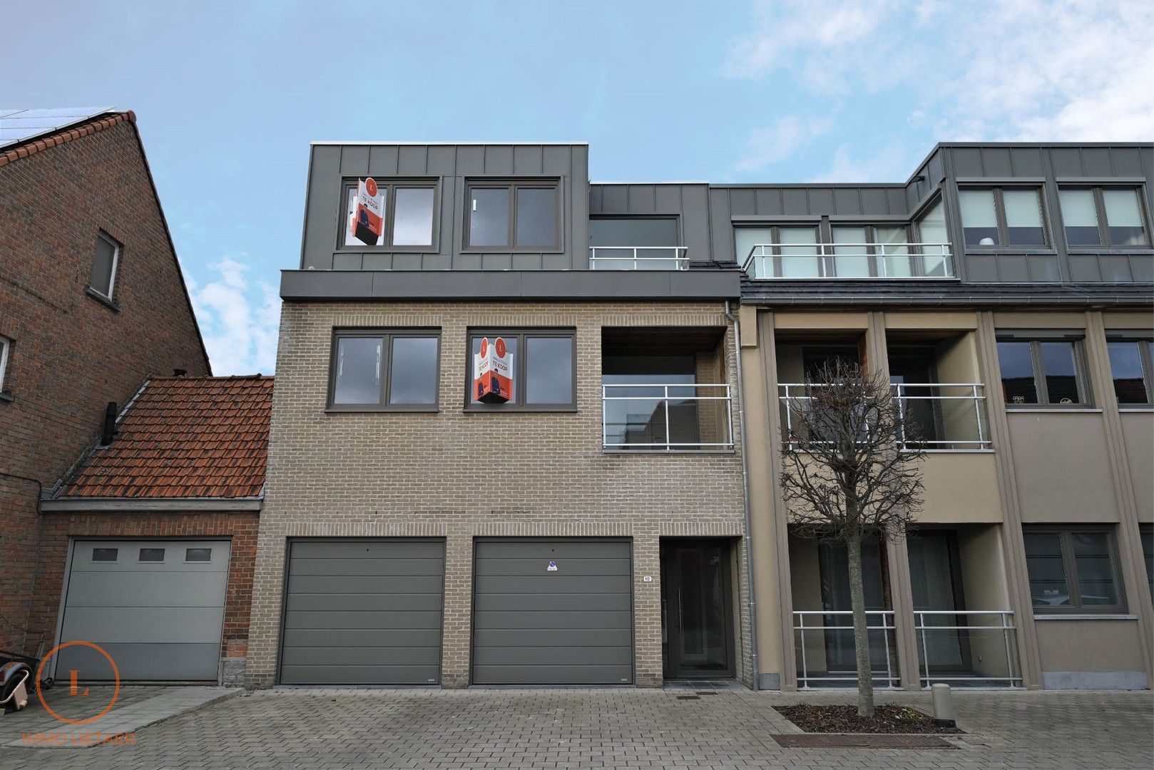 Nieuw appartement met veel lichtinval, 2 terrassen en een voorziene keuken op een centrale ligging in Wervik. foto 2