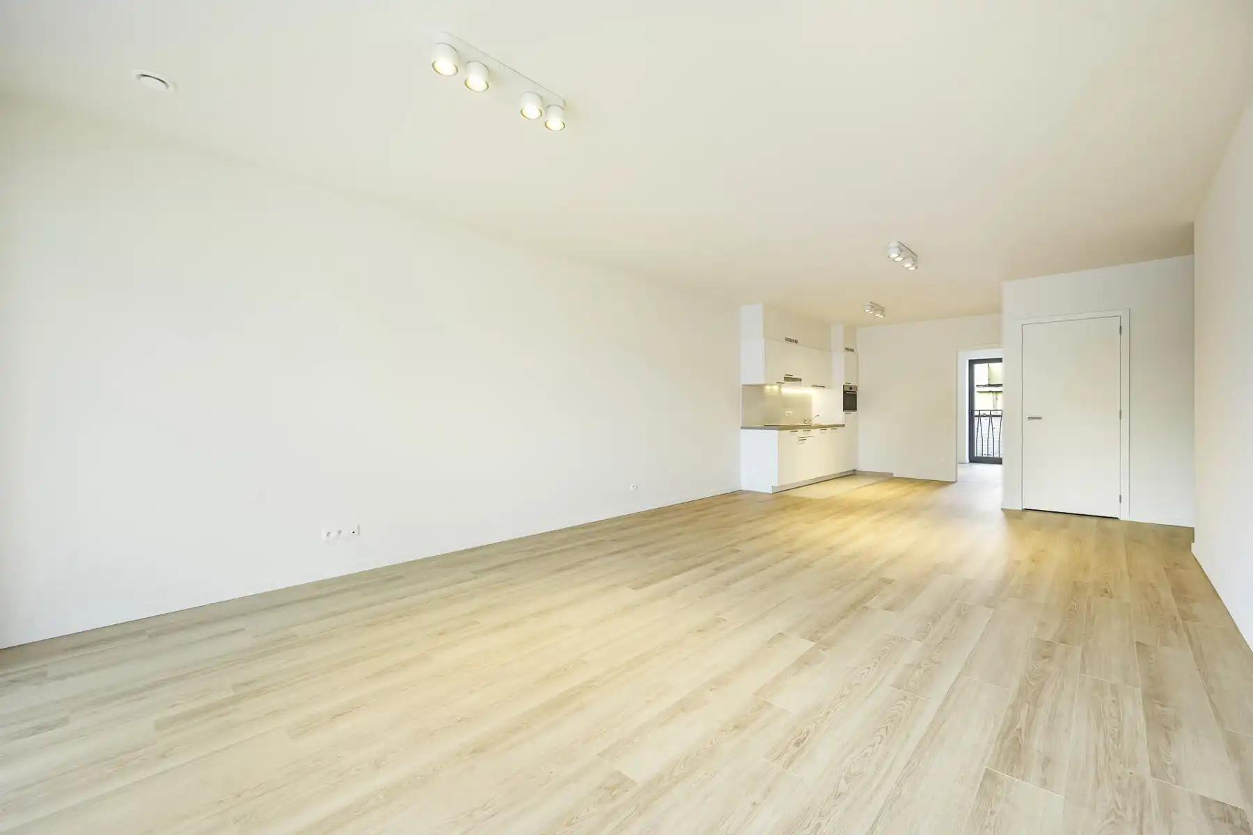 Nieuw appartement met 2 slaapkamers, terras en staanplaats! foto 2