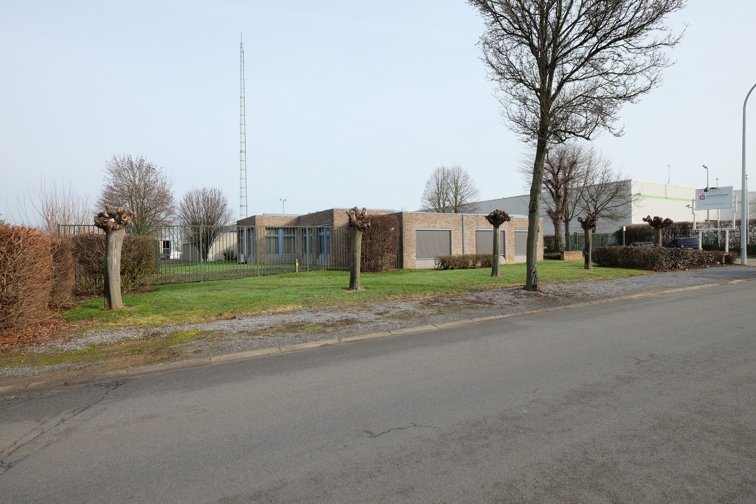 Commerciële ruimte te huur Industriezone Schurhovenveld 3132 - 3800 Sint-Truiden