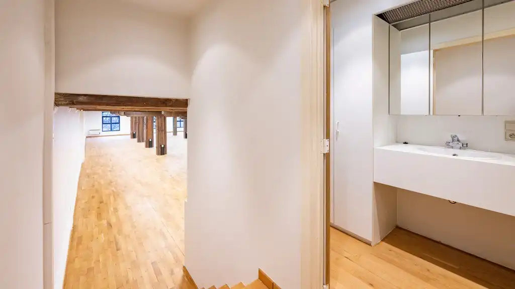 Kantoor/showroom B2B te huur op het Eilandje foto 9