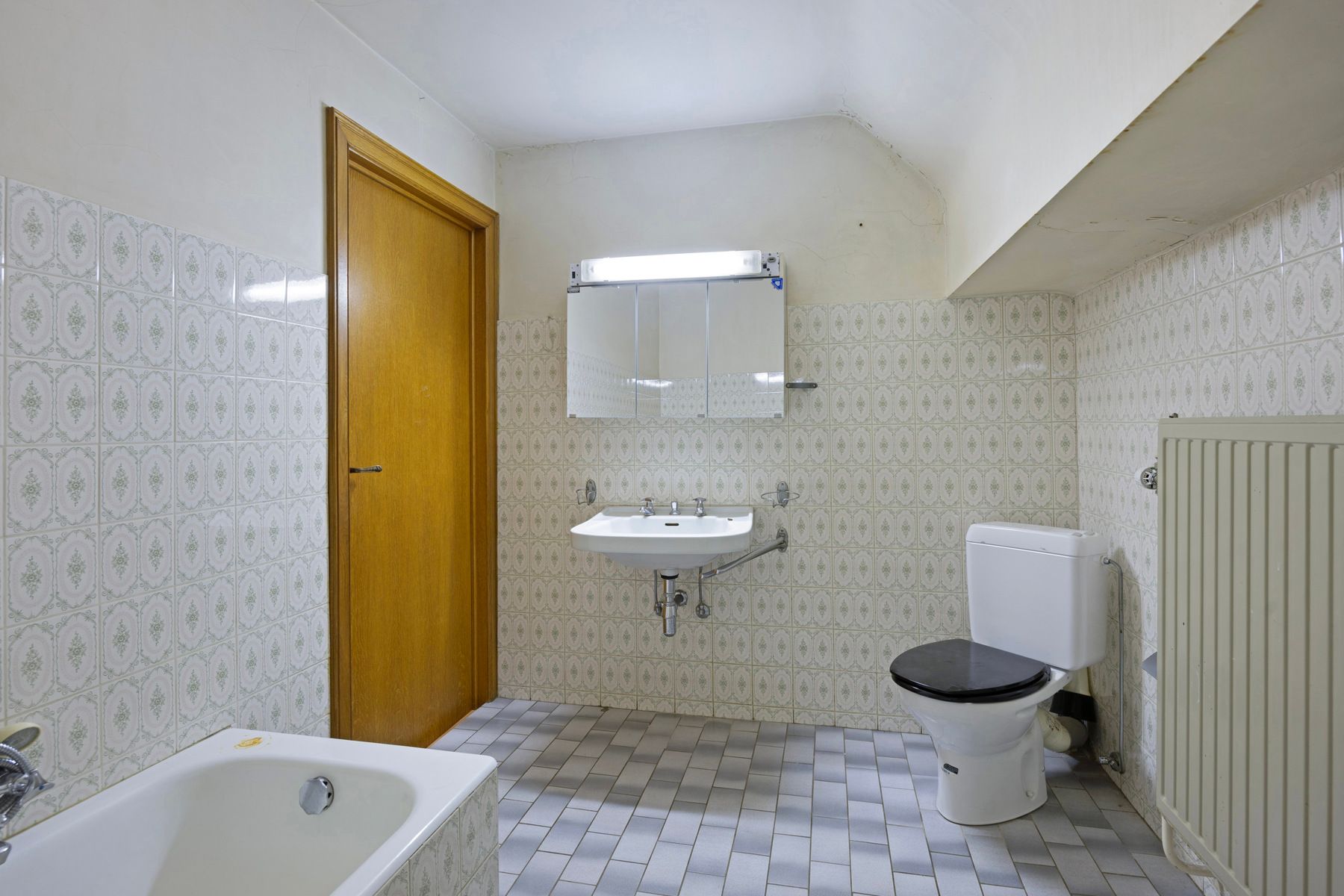 Ruime woning met potentieel op perceel van 13a70ca. foto 15