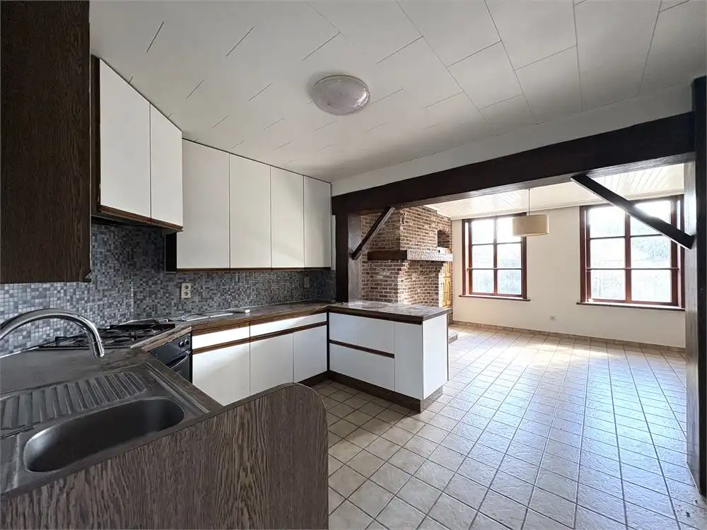 Lichtrijke gezinswoning met 4 slaapkamers + garage foto 4