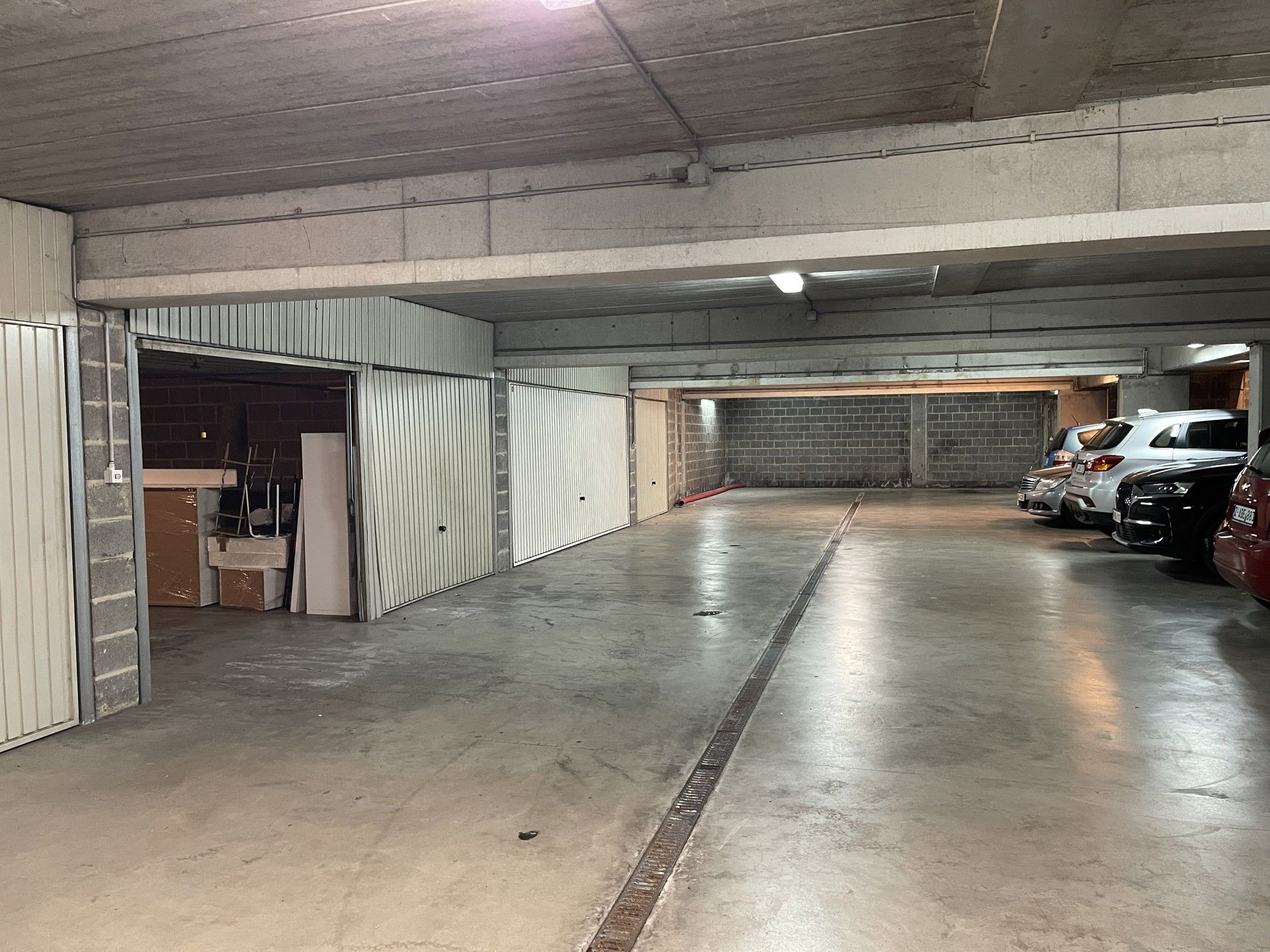 Charmant appartement met 2 slaapkamers en garage foto 20