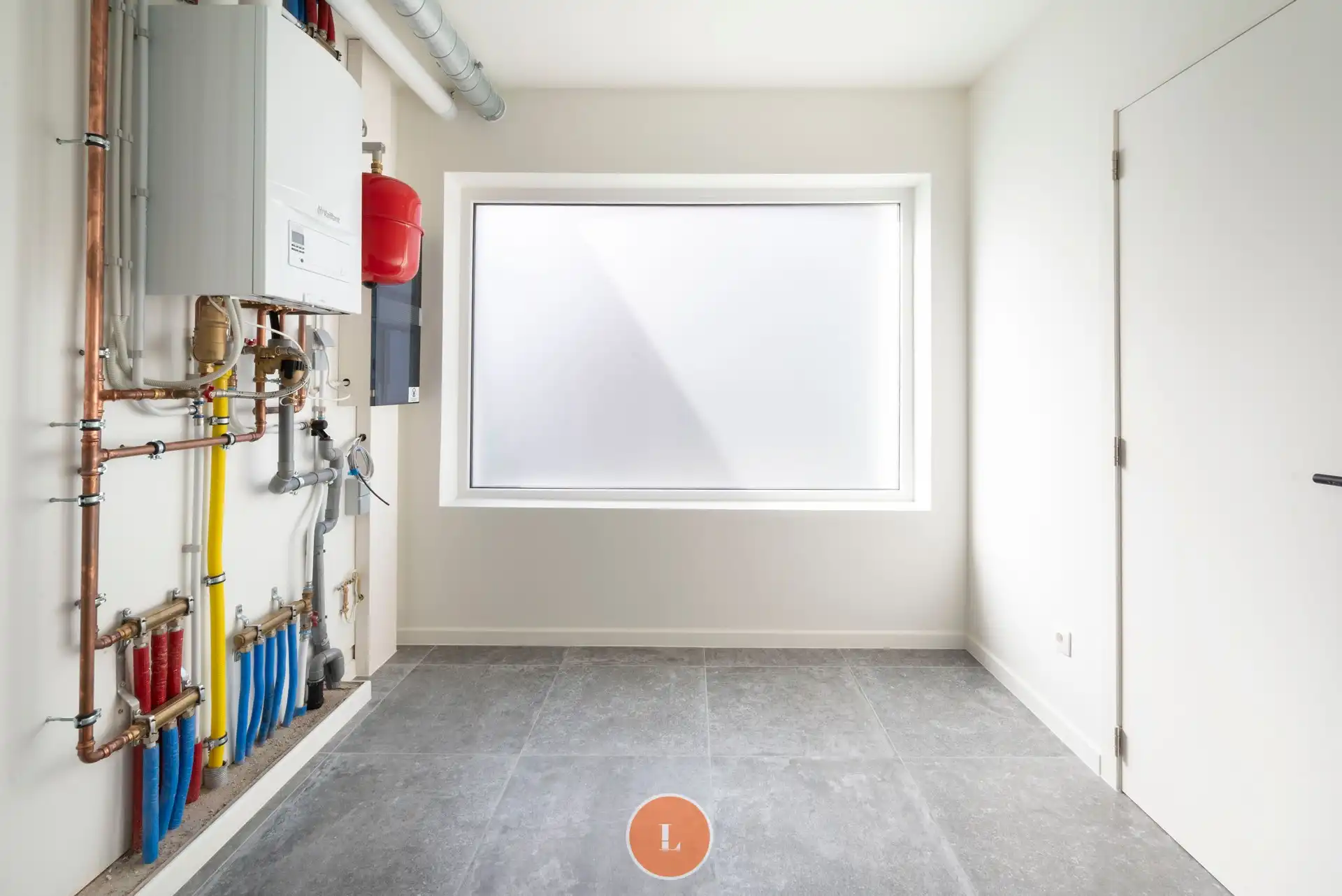 Instapklare totaal gerenoveerde woning met 5 ruime slaapkamers, EPC A, tuin en garage foto 17