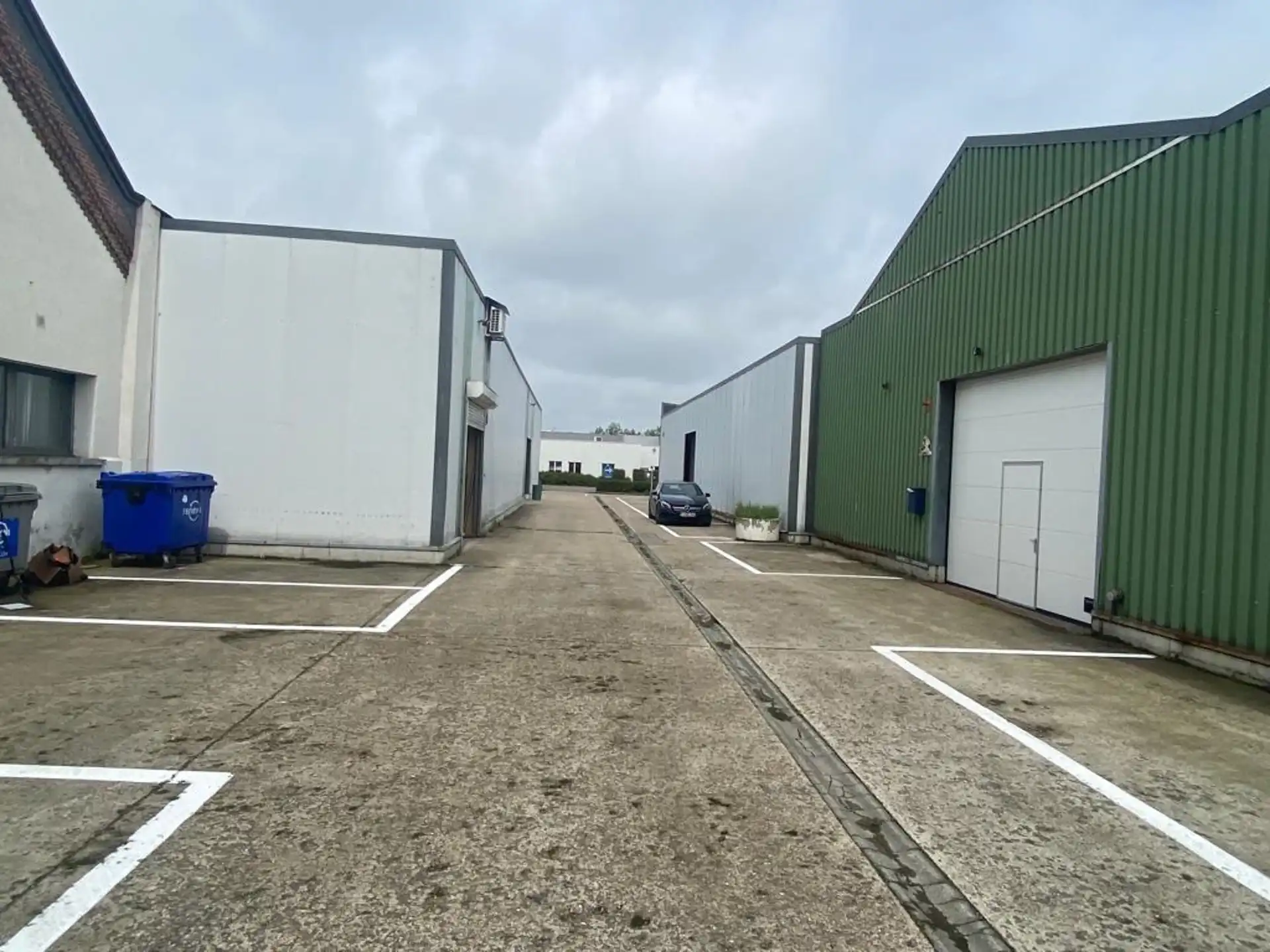 Showroom/Winkelruimte unit 11 van 726 m² op zichtlocatie foto 3