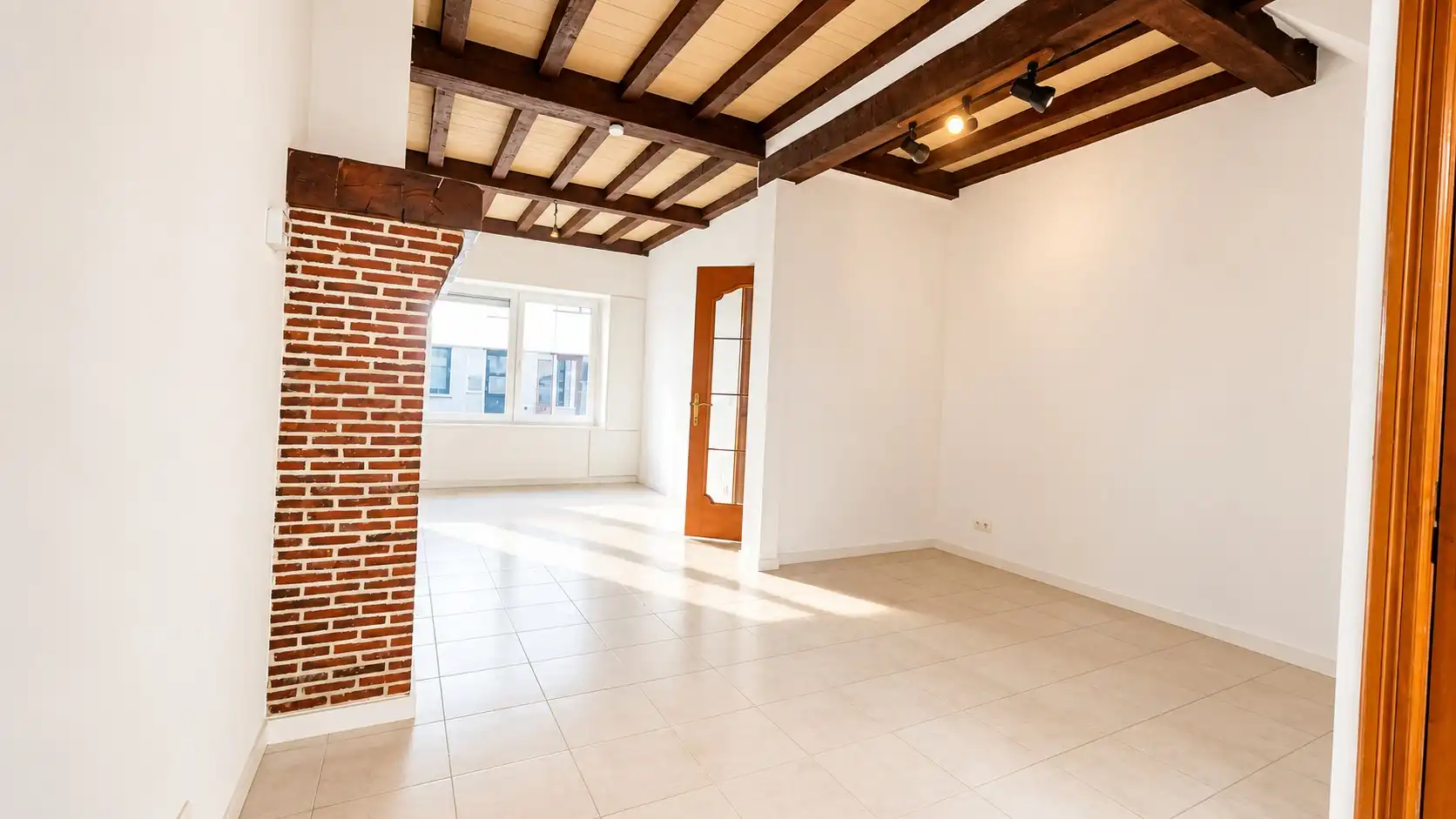 Gerenoveerde woning met terras in Sint-Niklaas foto 17