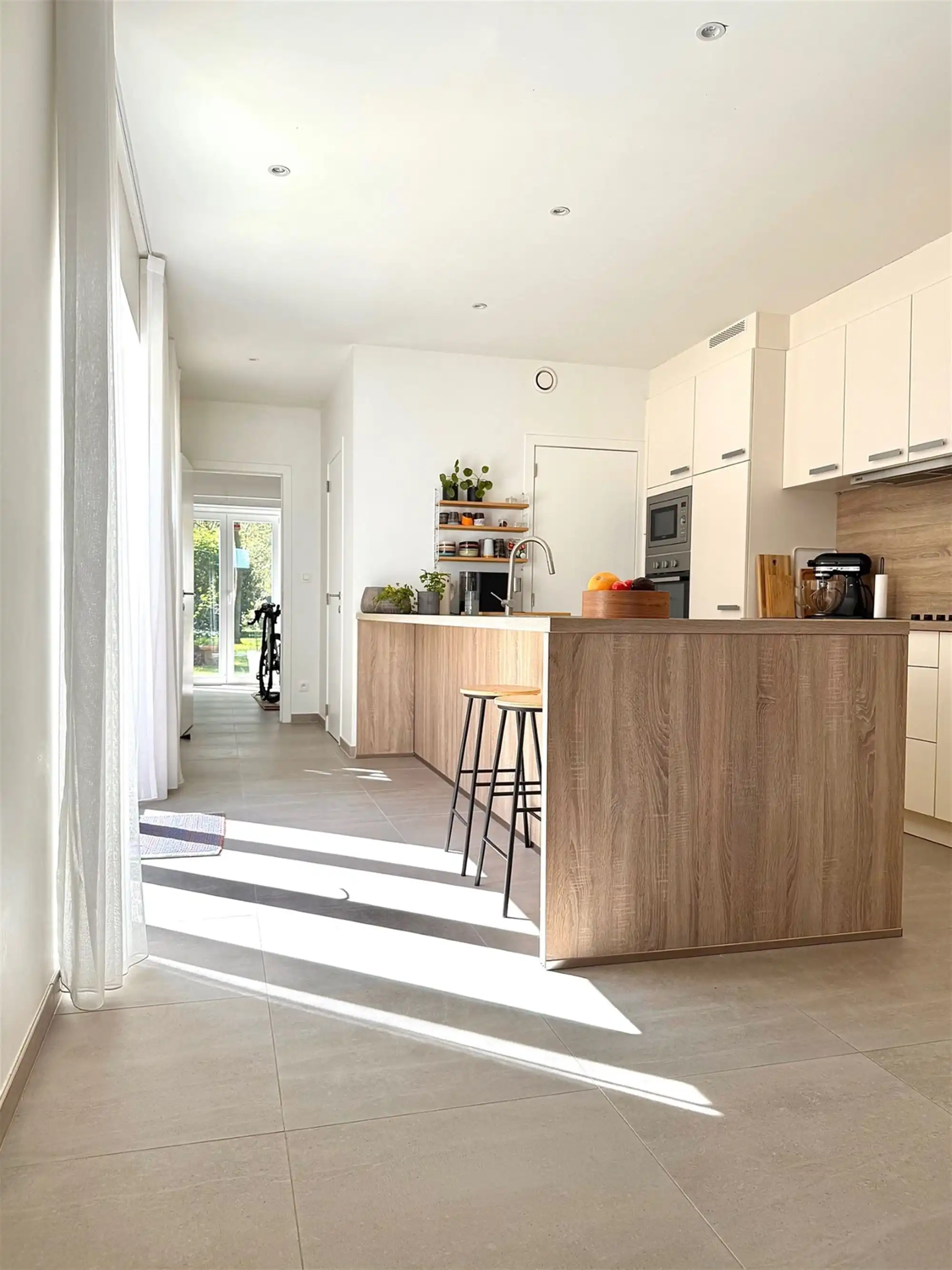 Instapklare charmante DORPSWONING met 3 slpks, 2 badks en tuin foto 7