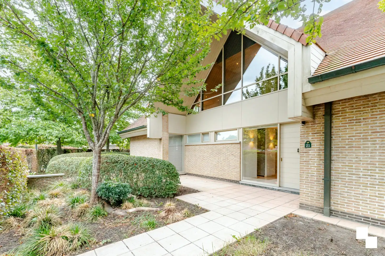 Imposante villa met fantastische tuin en poolhouse - Rumbeke foto 2
