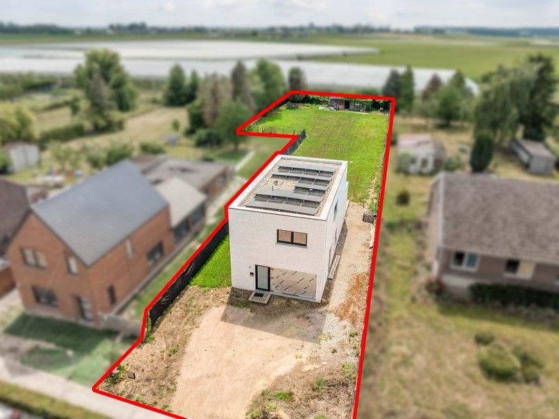 Recente, passieve gezinswoning op 12are foto {{pictureIndex}}