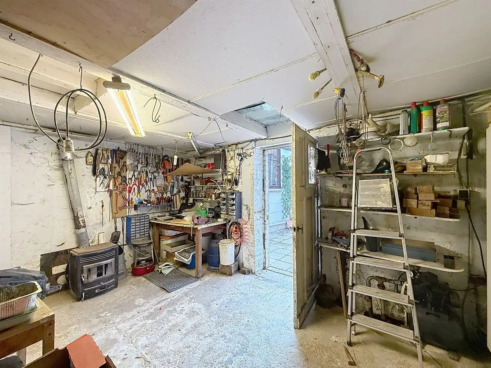 Op te frissen woning met binnenkoer, tuin, 3 slpks foto 27