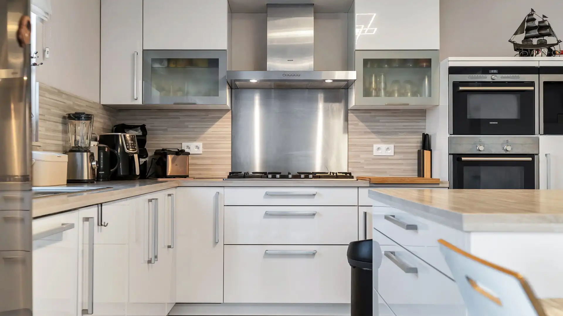 Trendy gezinswoning met open leefruimte, 4 slaapkamers en vrijstaande garage foto 13