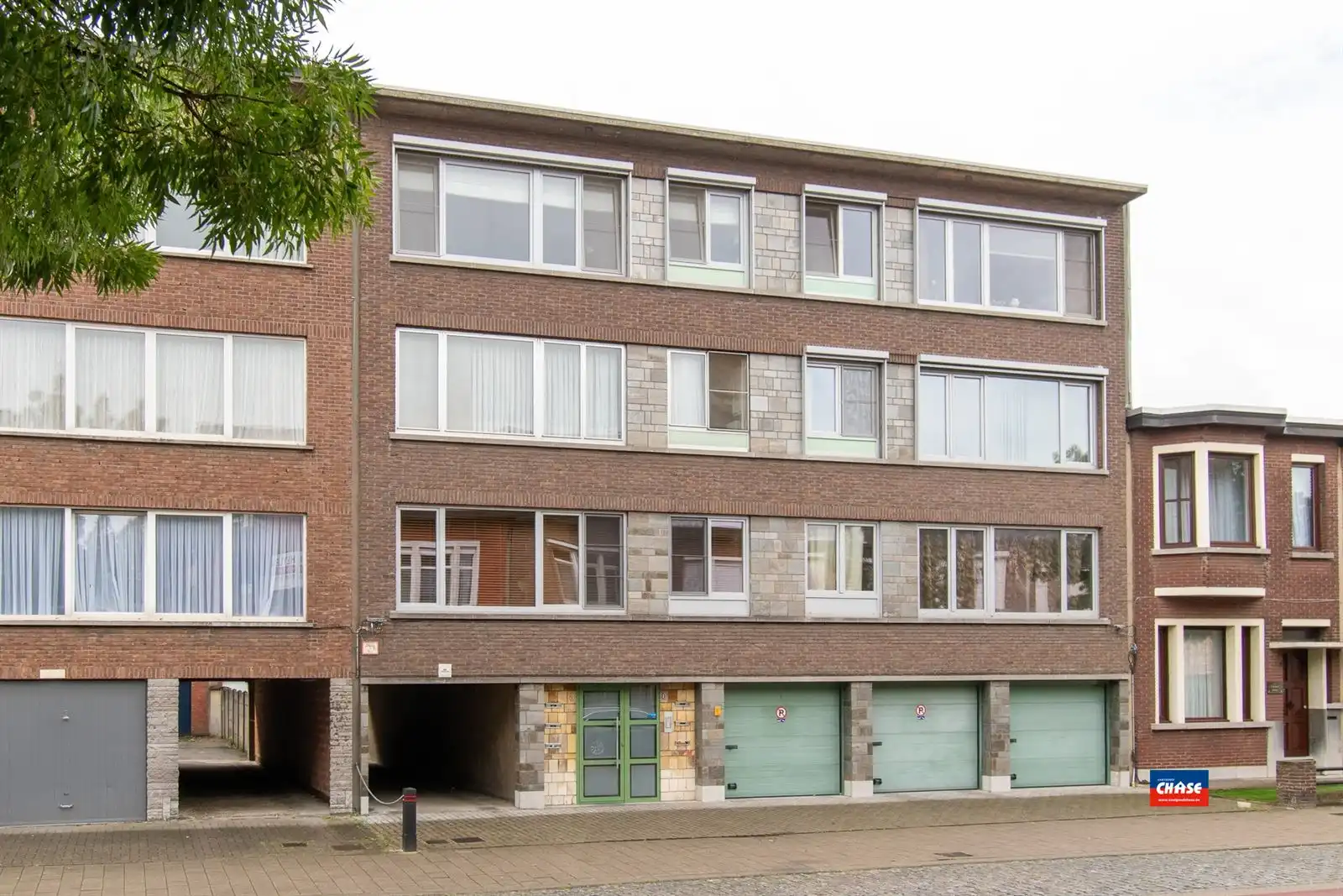 Appartement met 2 slpks, terras, berging en garagebox foto 21