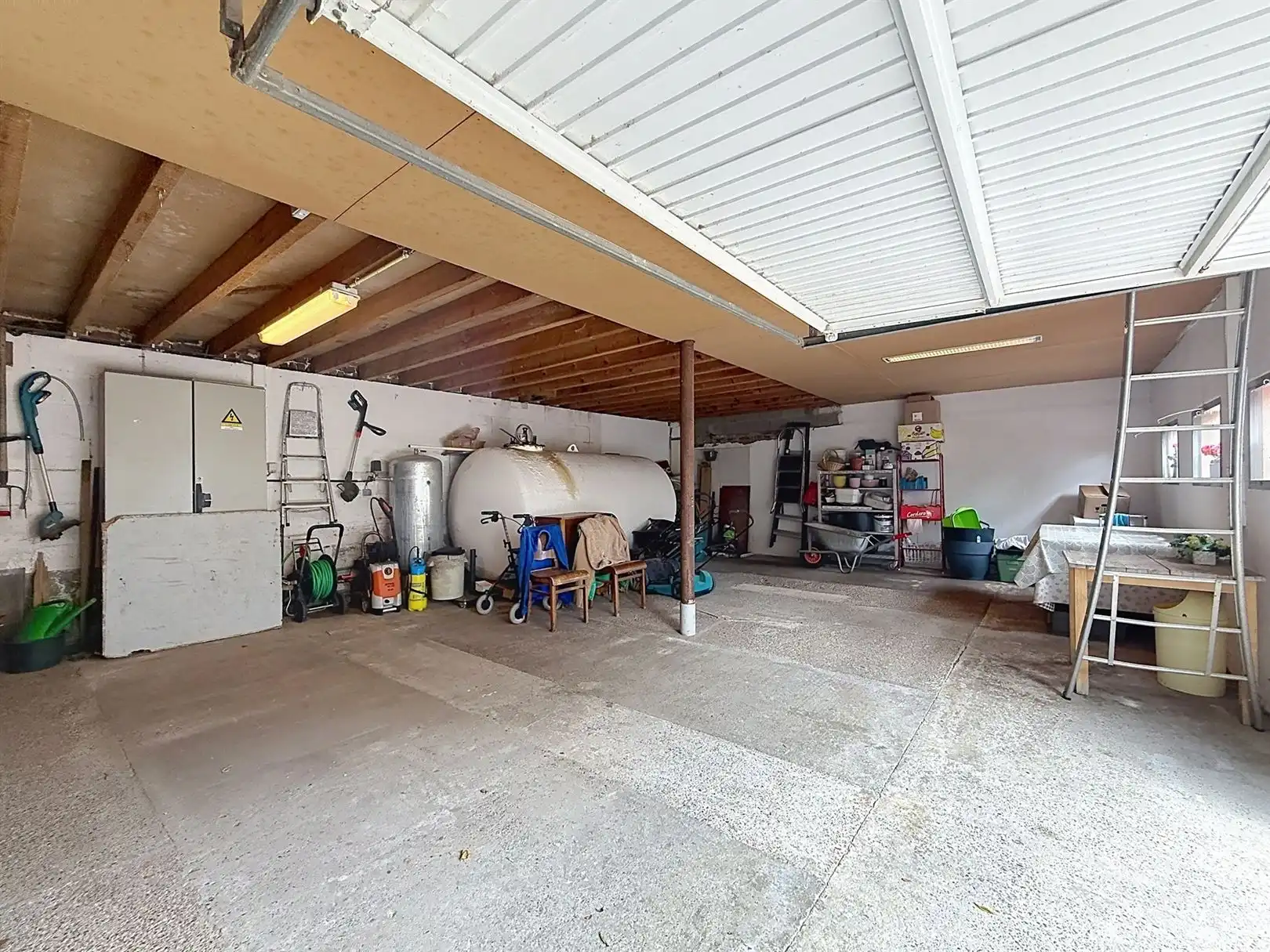 Ruime woning met extra woon- of werkpotentieel  foto 28