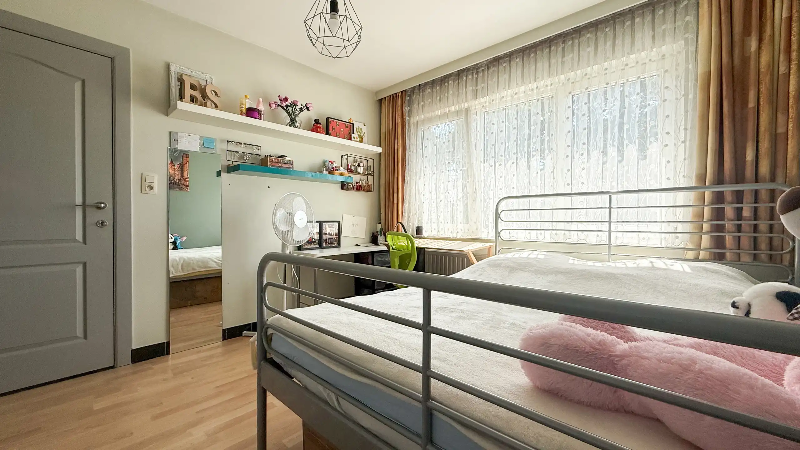 Instapklare woning met 3slpks, kelder en mooie tuin in Ham! foto 21