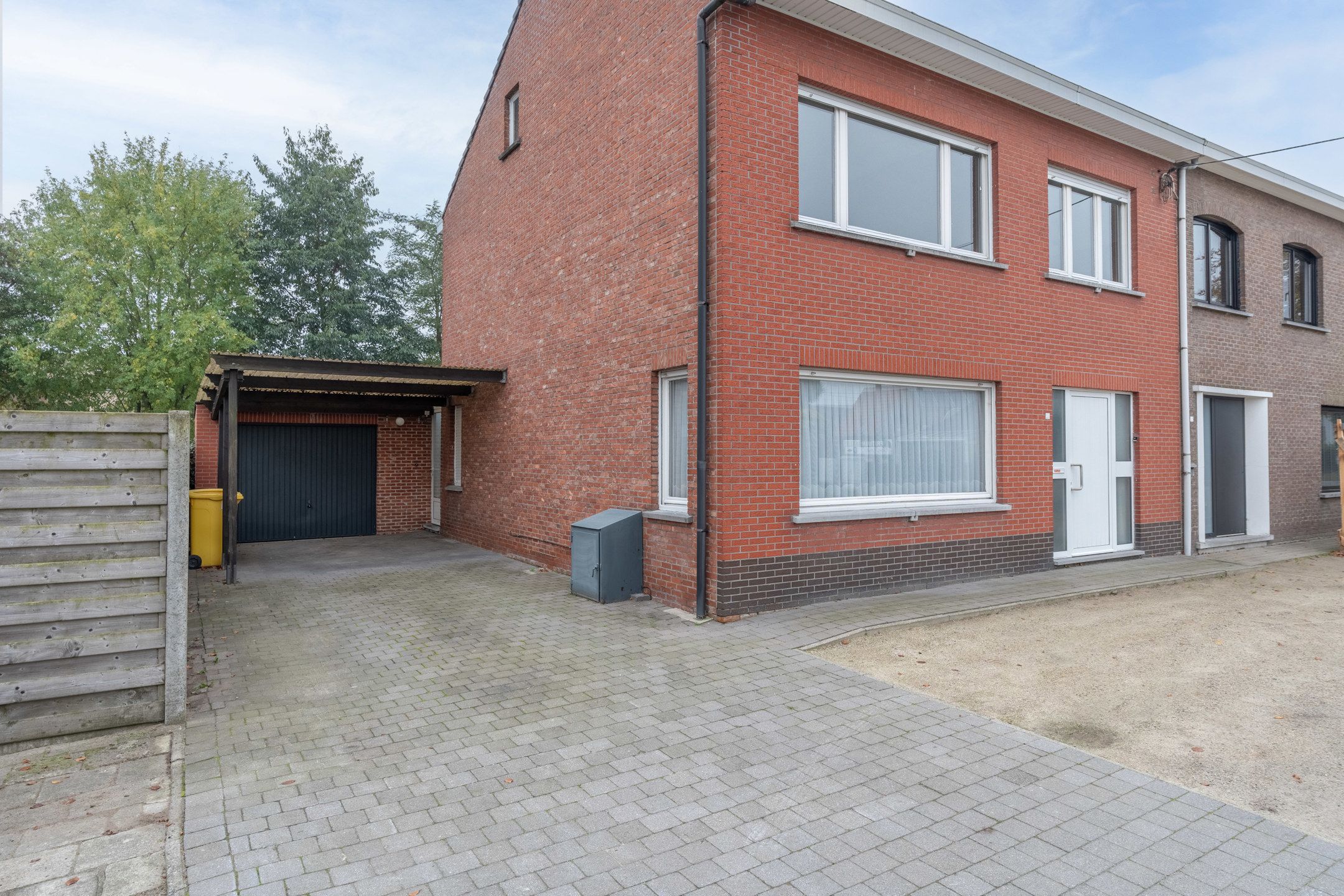 Op te frissen woning met o.a. 3 slpks en garage op 295m². foto 29