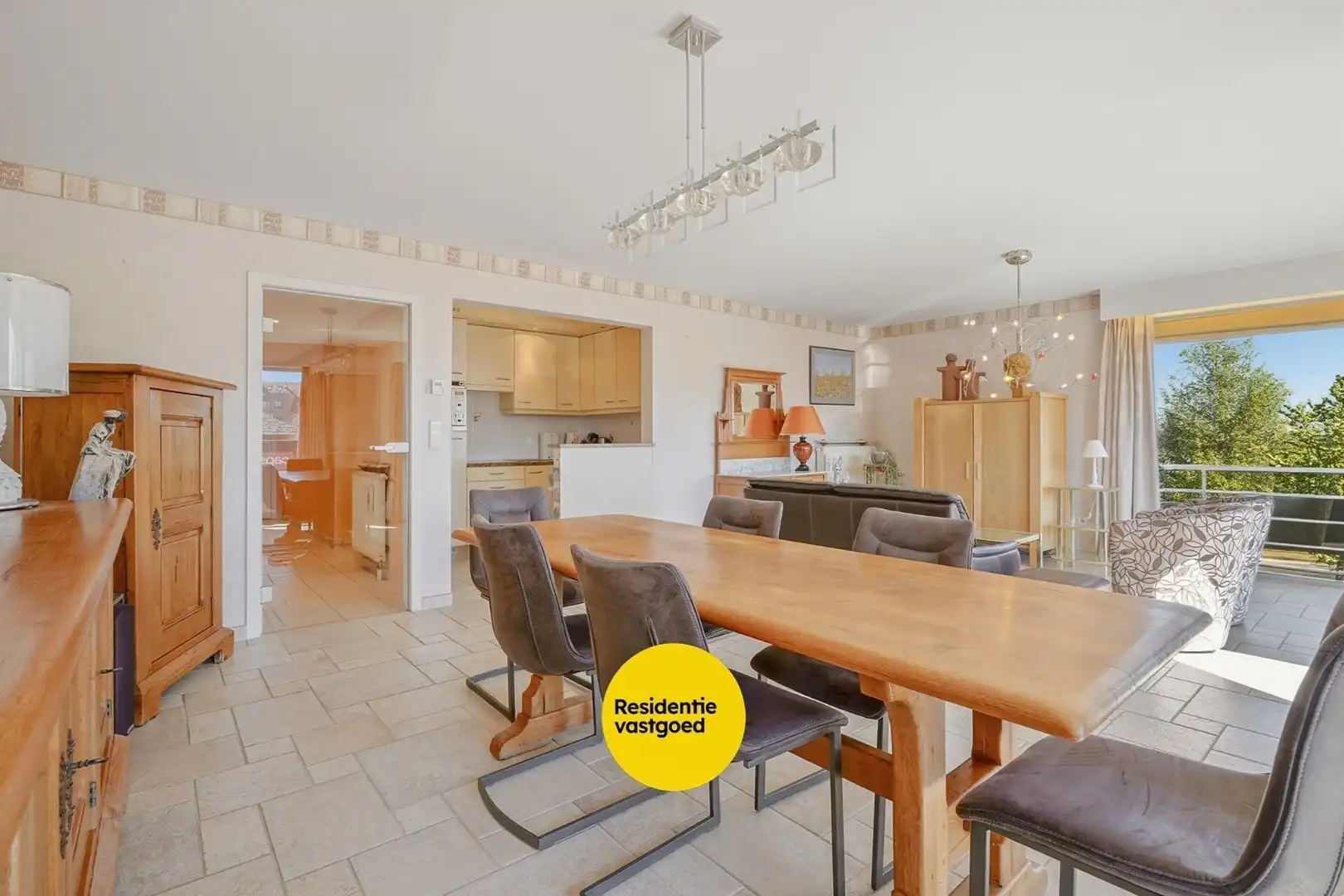 Instapklaar 2-slaapkamerappartement (89m² + 8m² terras) nabij de haven van Nieuwpoort. foto 6