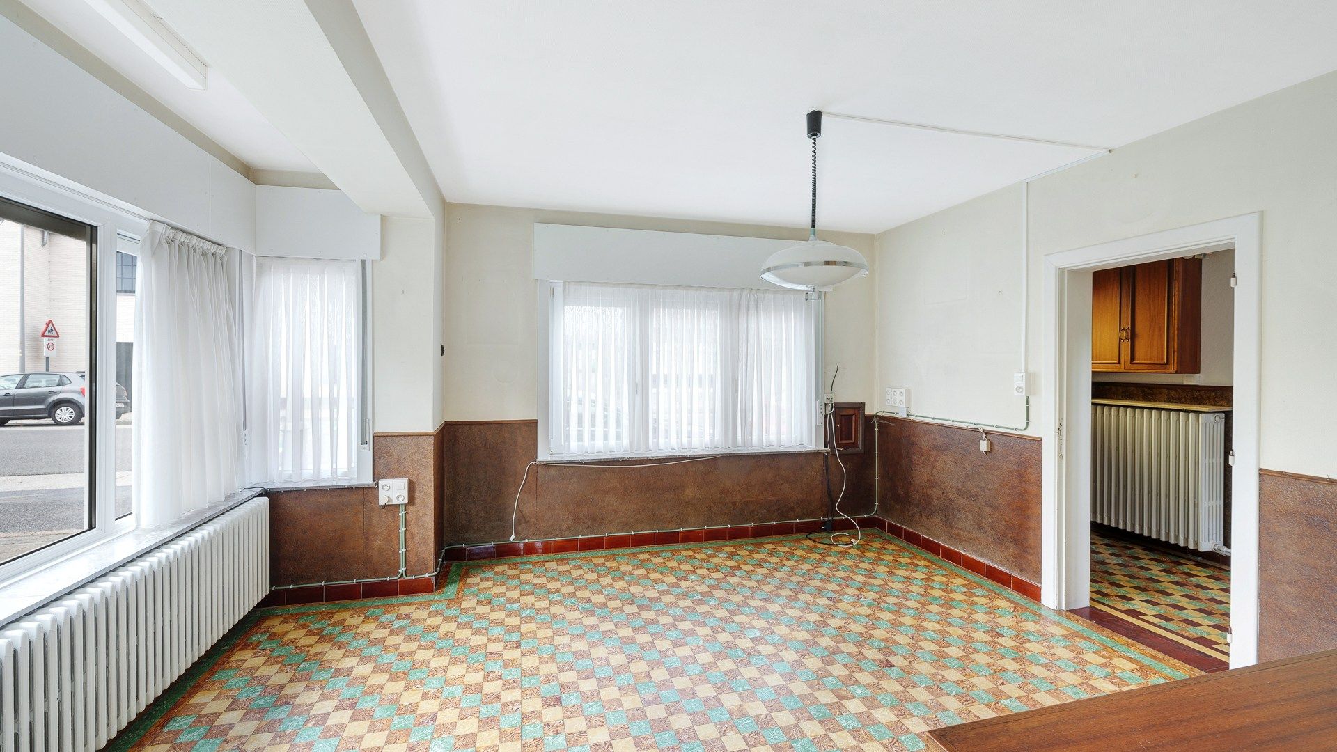 Klassieke villa met bijgebouwen, garage en prachtige tuin foto 9