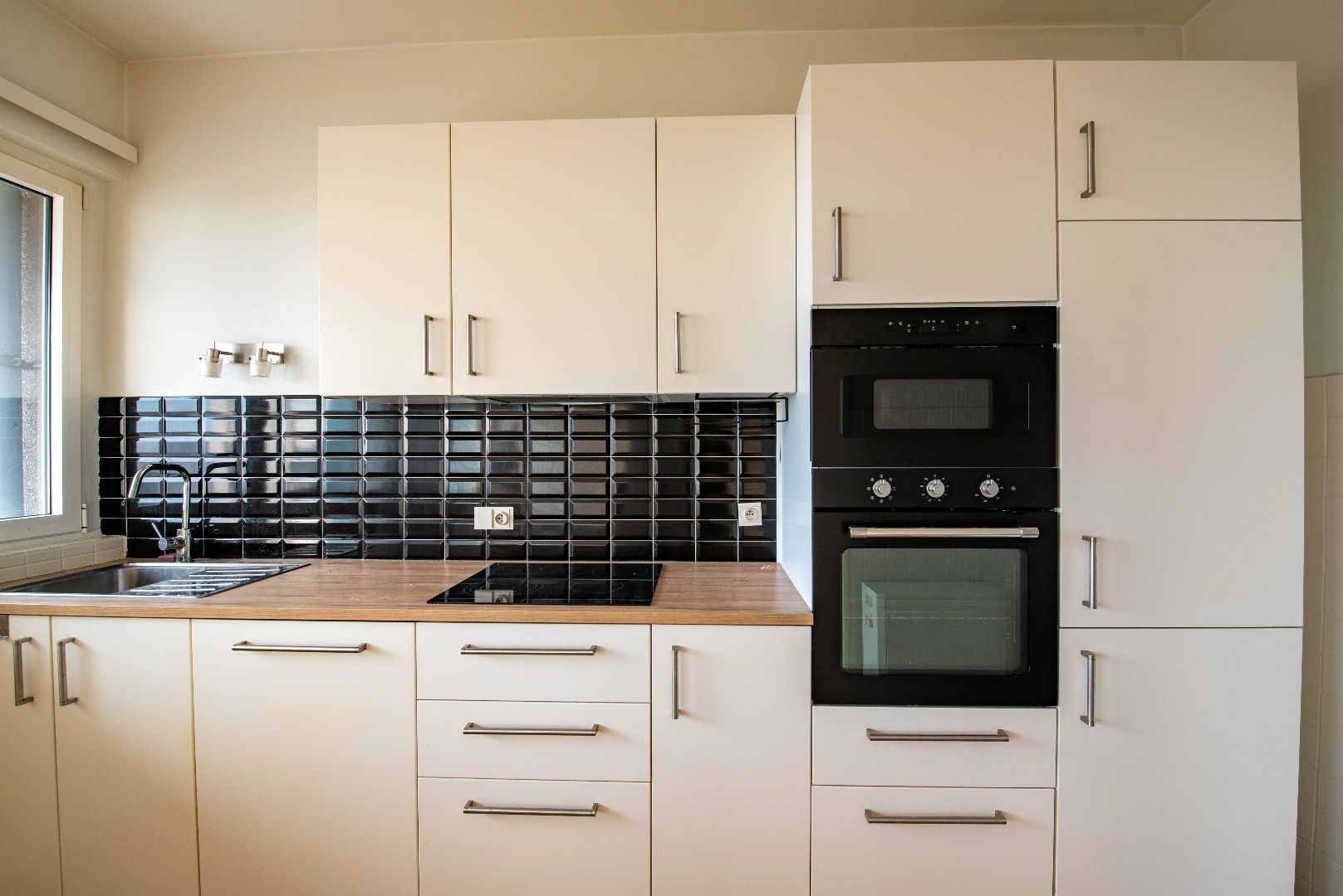 Lichtrijk 2-slaapkamerappartement met uitzicht op Antwerpen foto 8