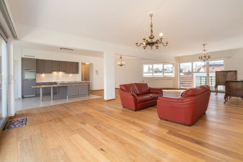 --- NIEUW --- Zeer ruim, energiezuinig appartement met mooi zicht op de Schelde. foto 4