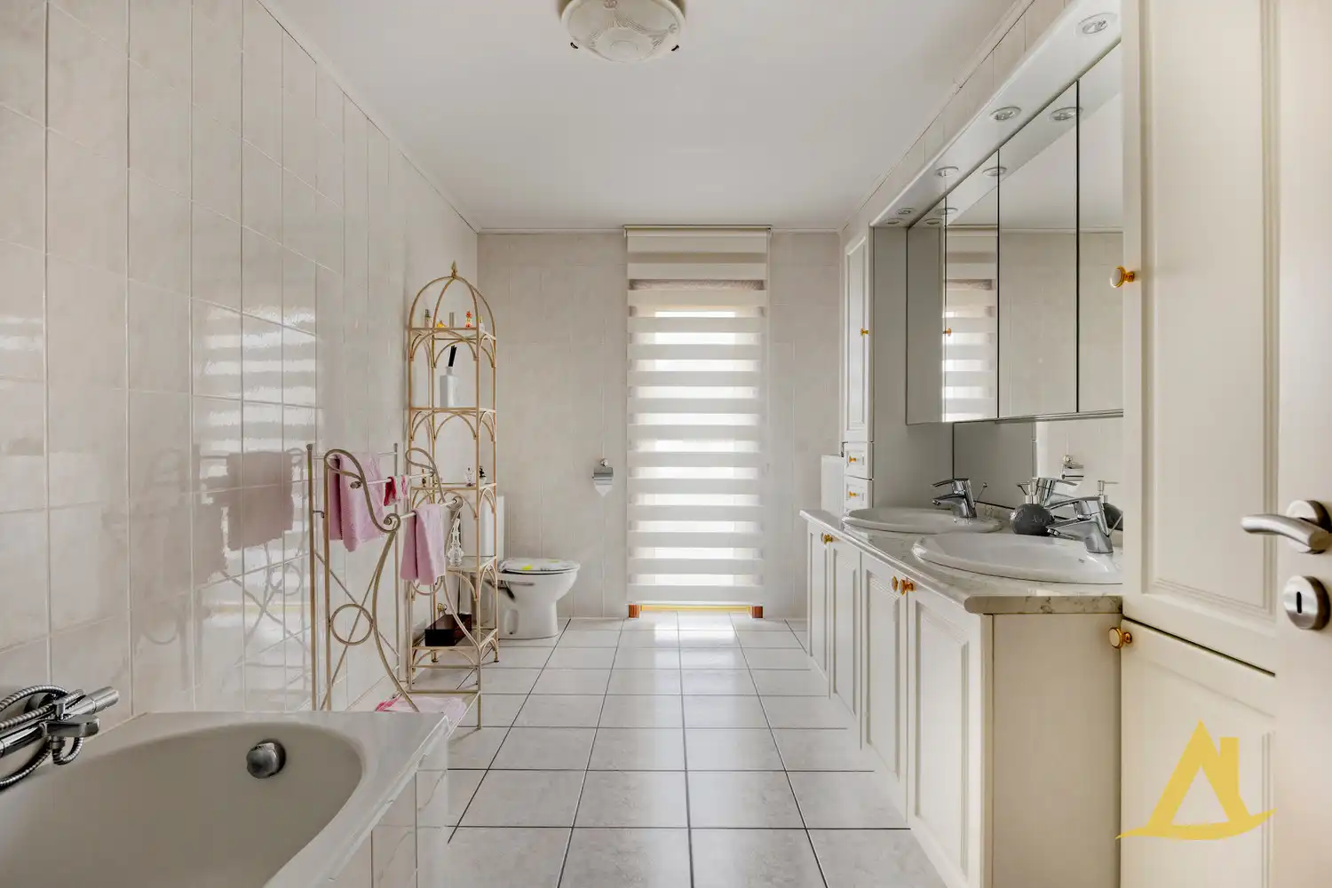 PRACHTIGE WONING IN LANDELIJKE STIJL TE LOKSBERGEN! foto 20