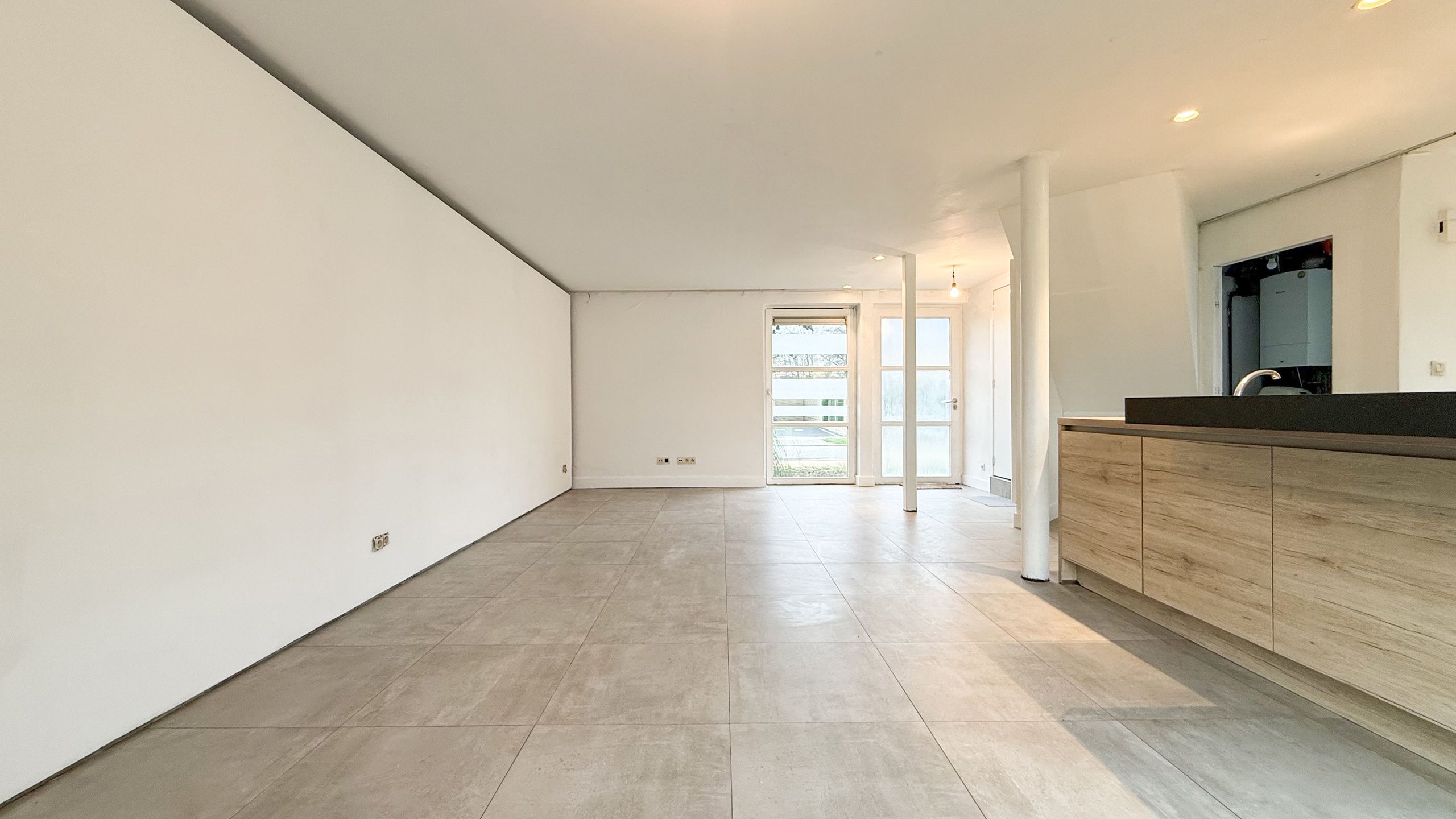 Te renoveren woning met grote tuin in doodlopende straat! foto 13