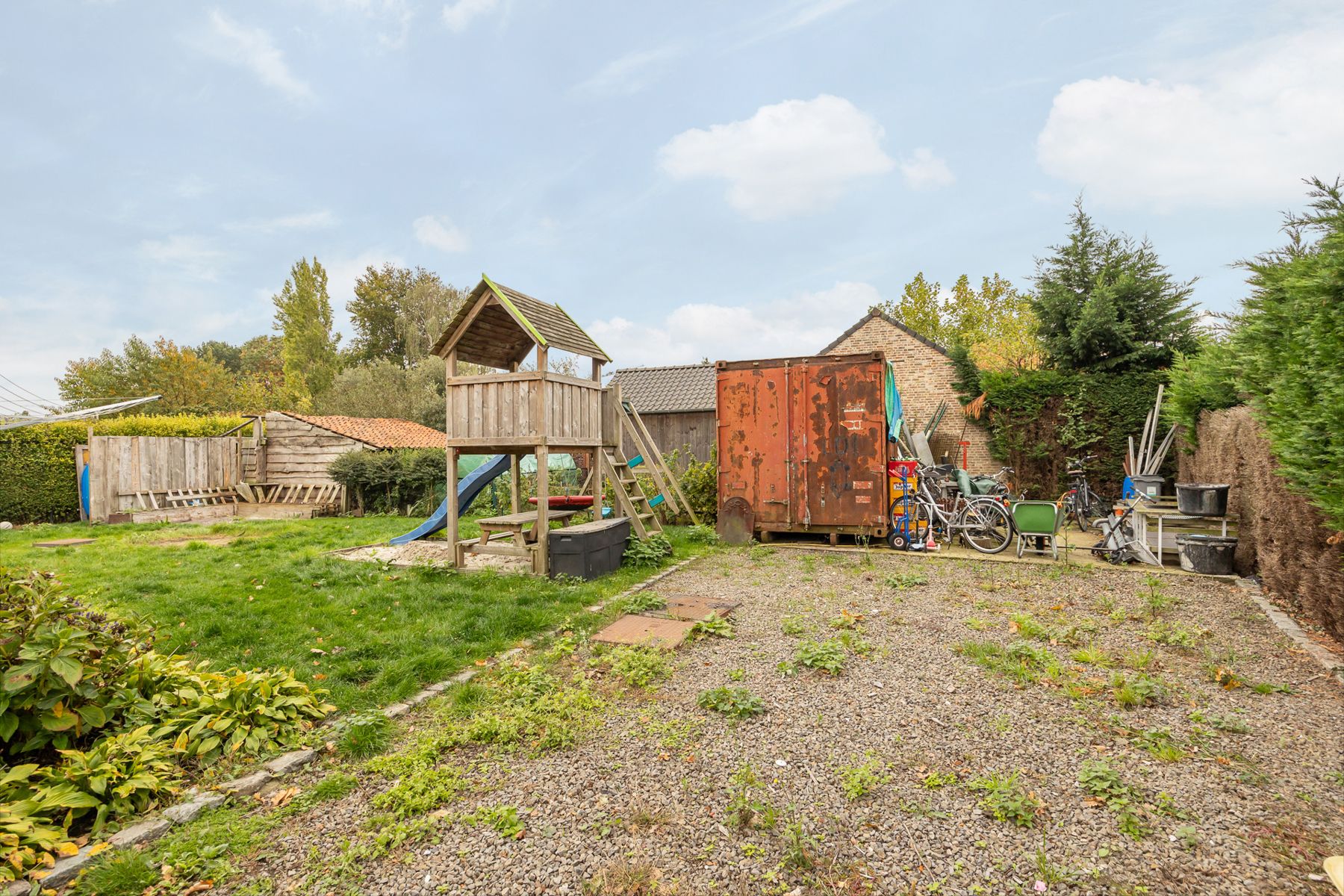 Karaktervolle gerenoveerde woning op een perceel van ca 780 m². foto 22
