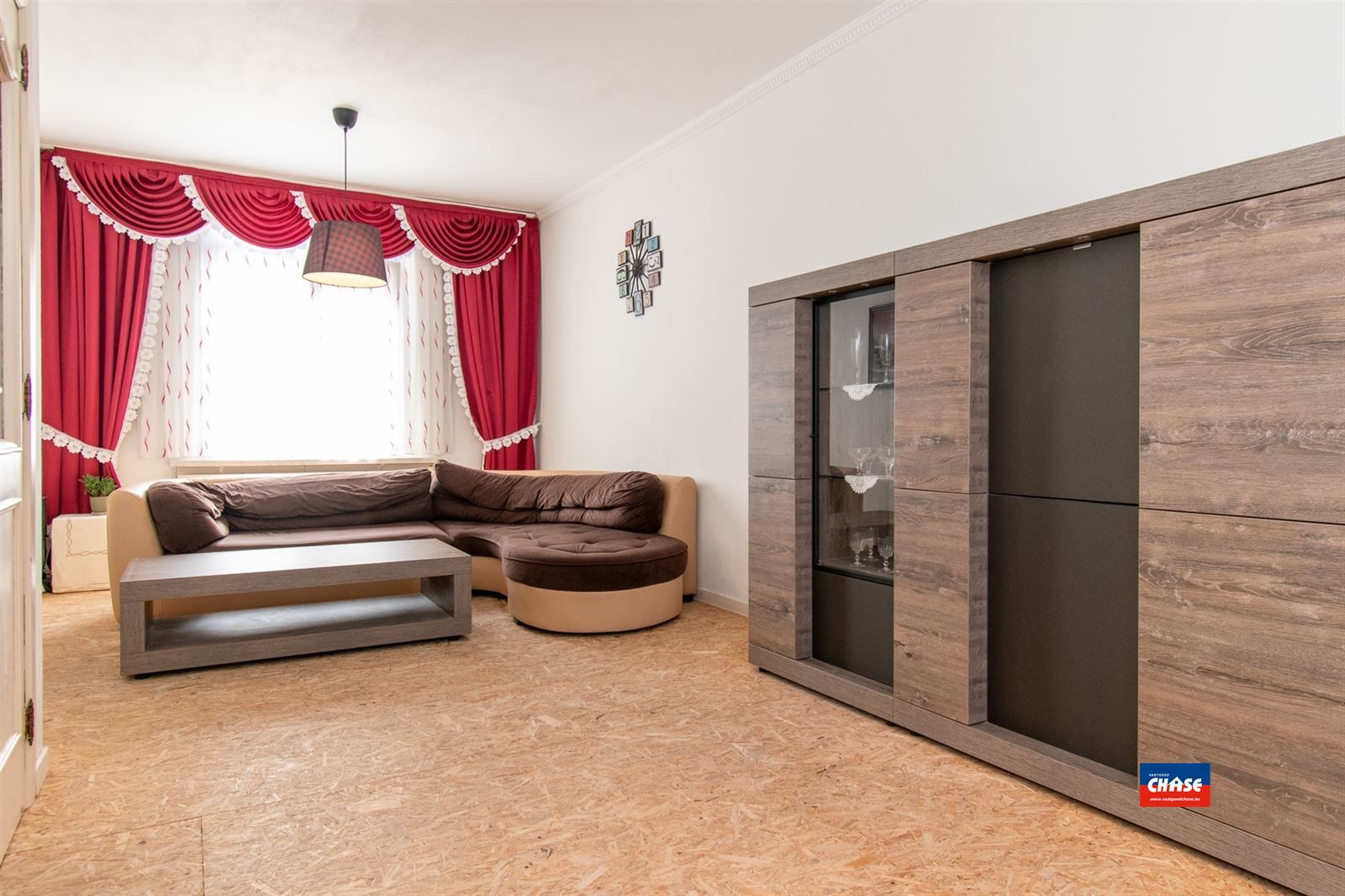 Instapklare woning met 4 slaapkamers en tuin foto 2