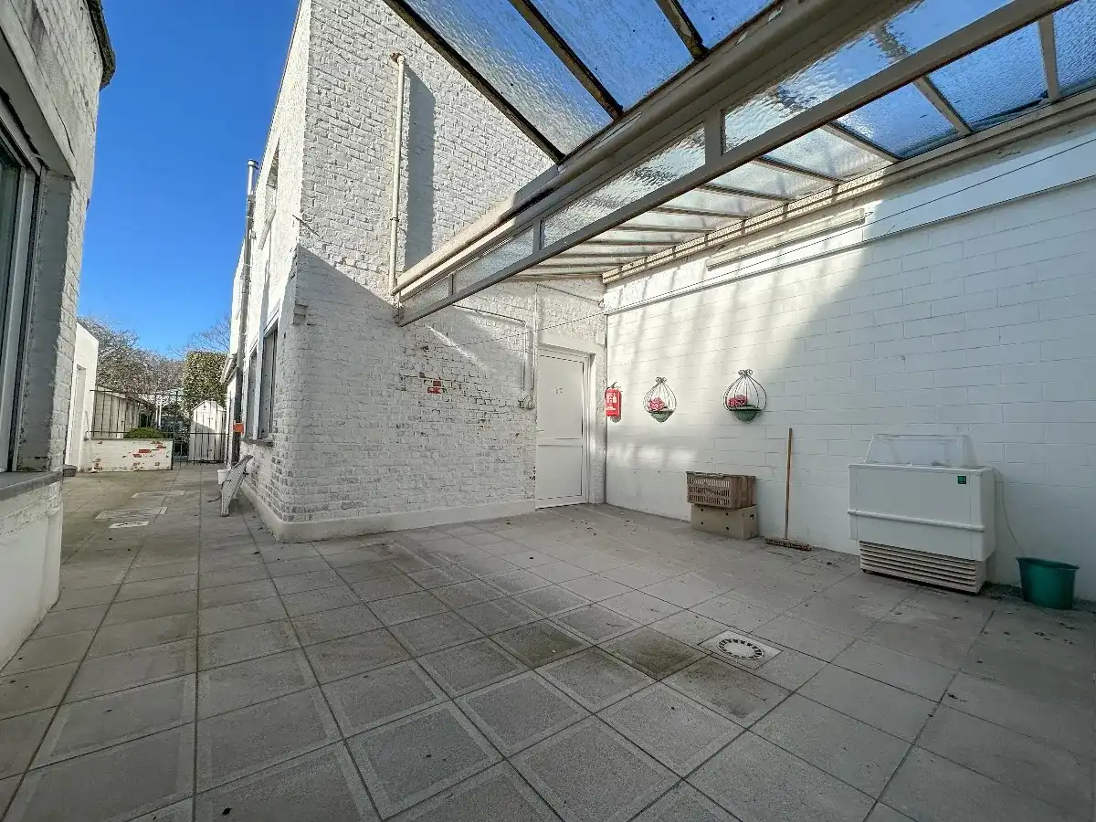 Ruim Handelspand met atelier en grote woonst met prachtige tuin in Wevelgem foto 20