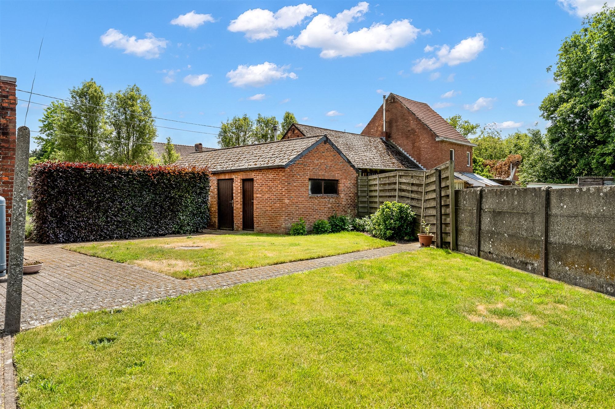 DEELS GERENOVEERDE, PERFECT ONDERHOUDEN WONING OP LEUKE LIGGING foto 22