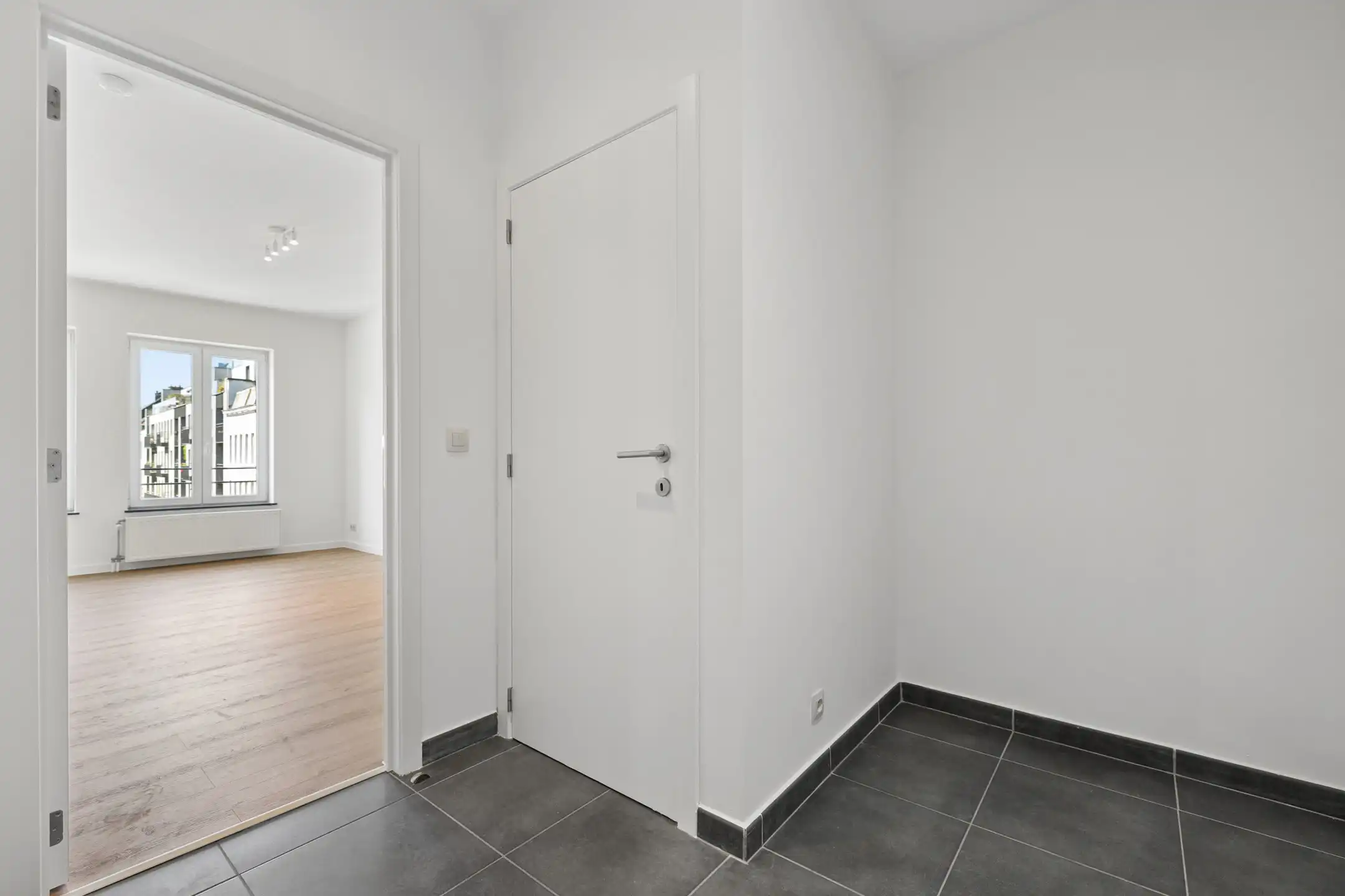 Gerenoveerd appartement met 2 slpkamers van ± 100m² foto 7