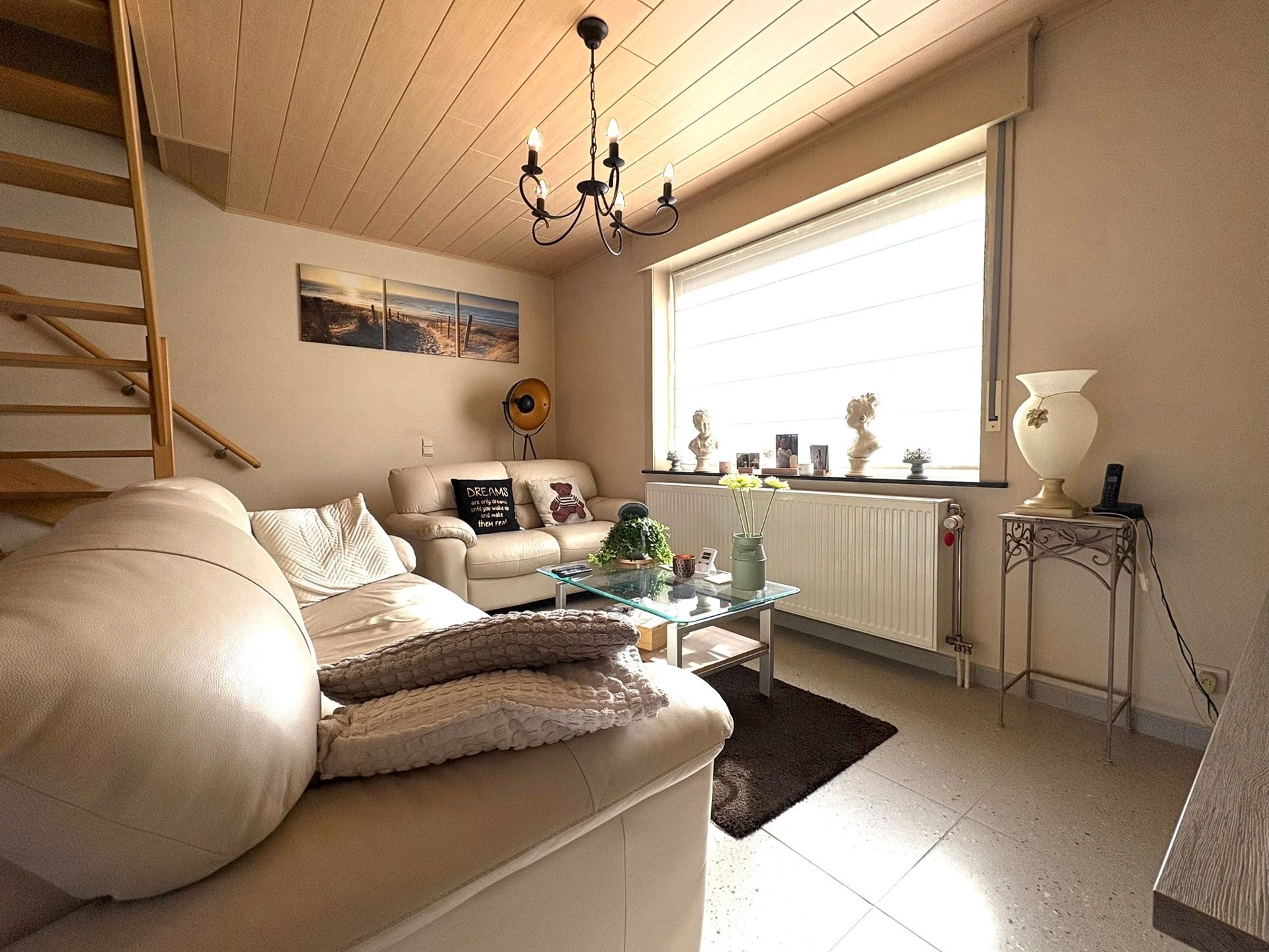 Gezellige woning met 4 slaapkamers en prachtige tuin foto 4