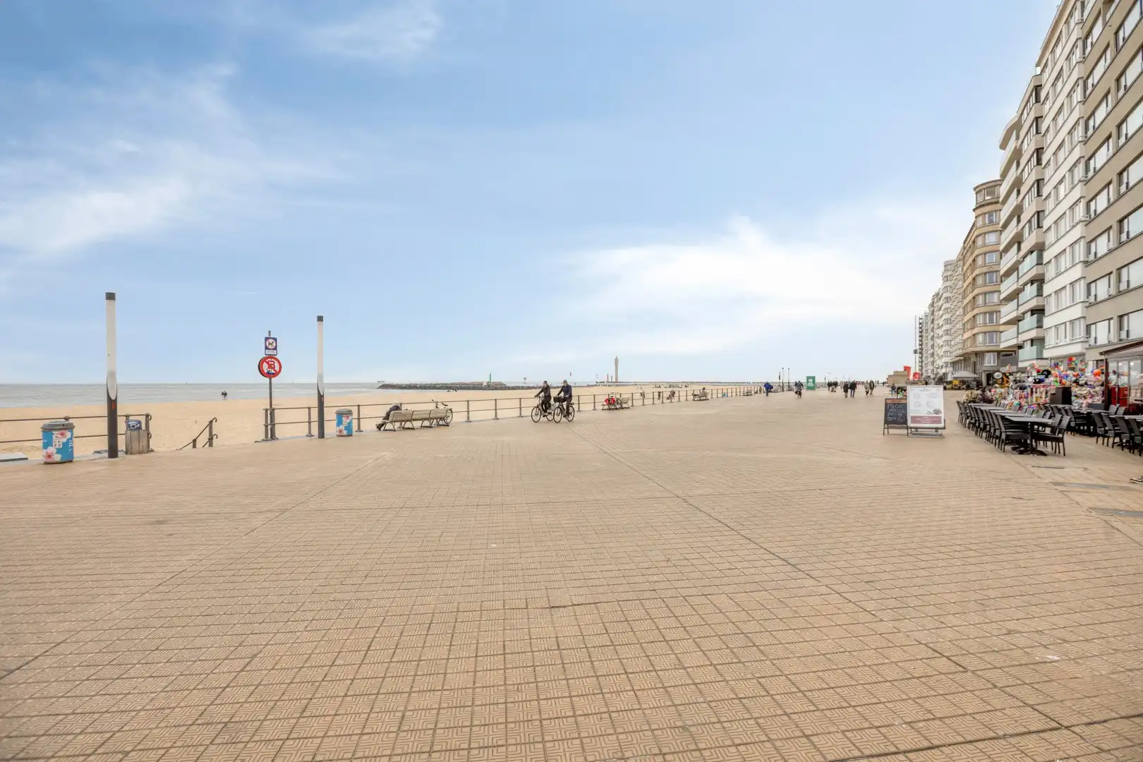 Prachtig 2-slaapkamer appartement met zijdelings zeezicht gelegen in de iconische Europagalerij in het centrum van Oostende. foto 19
