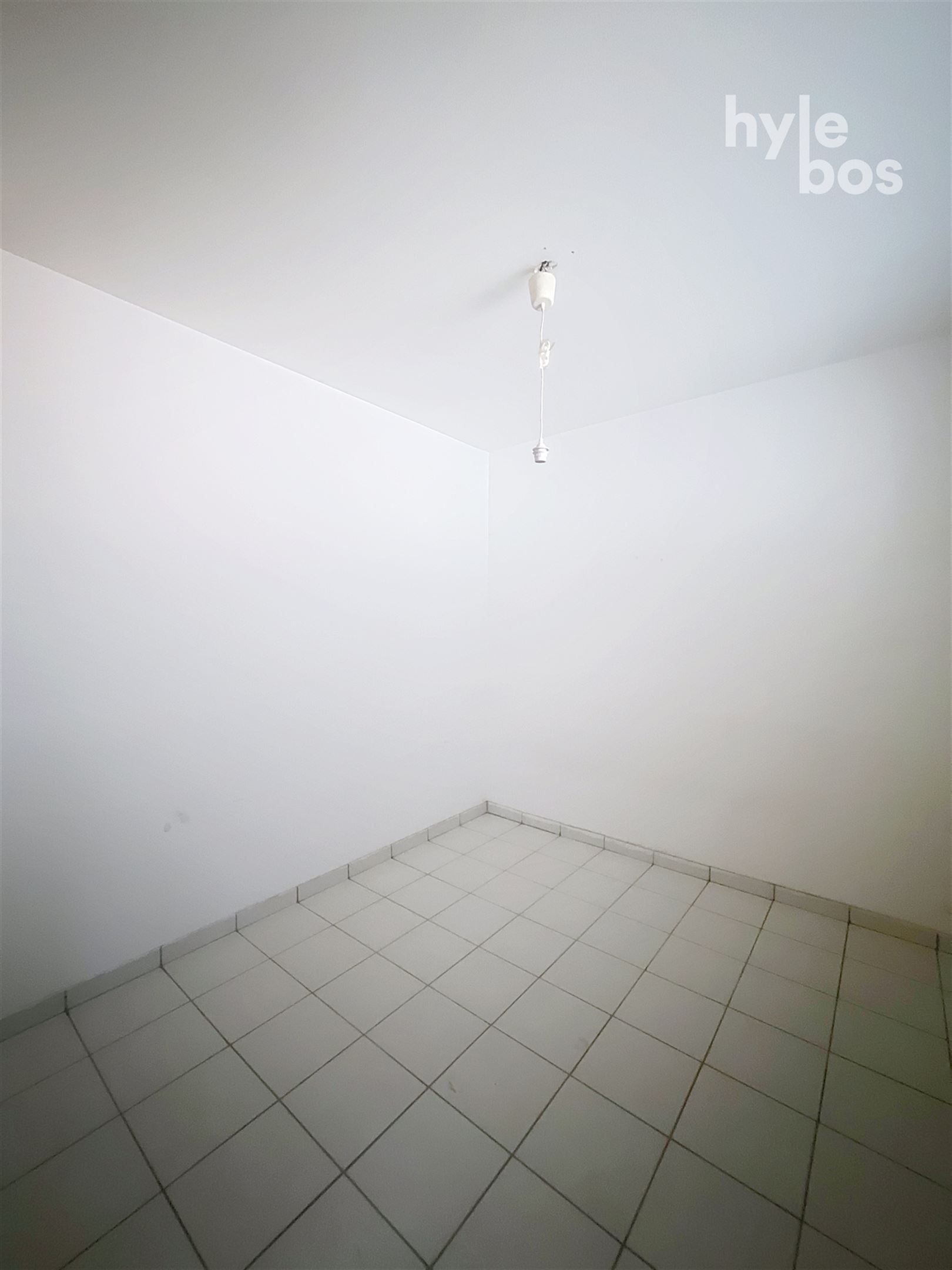 Gelijkvloers 2 slaapkamer appartement met tuin en garage foto 7
