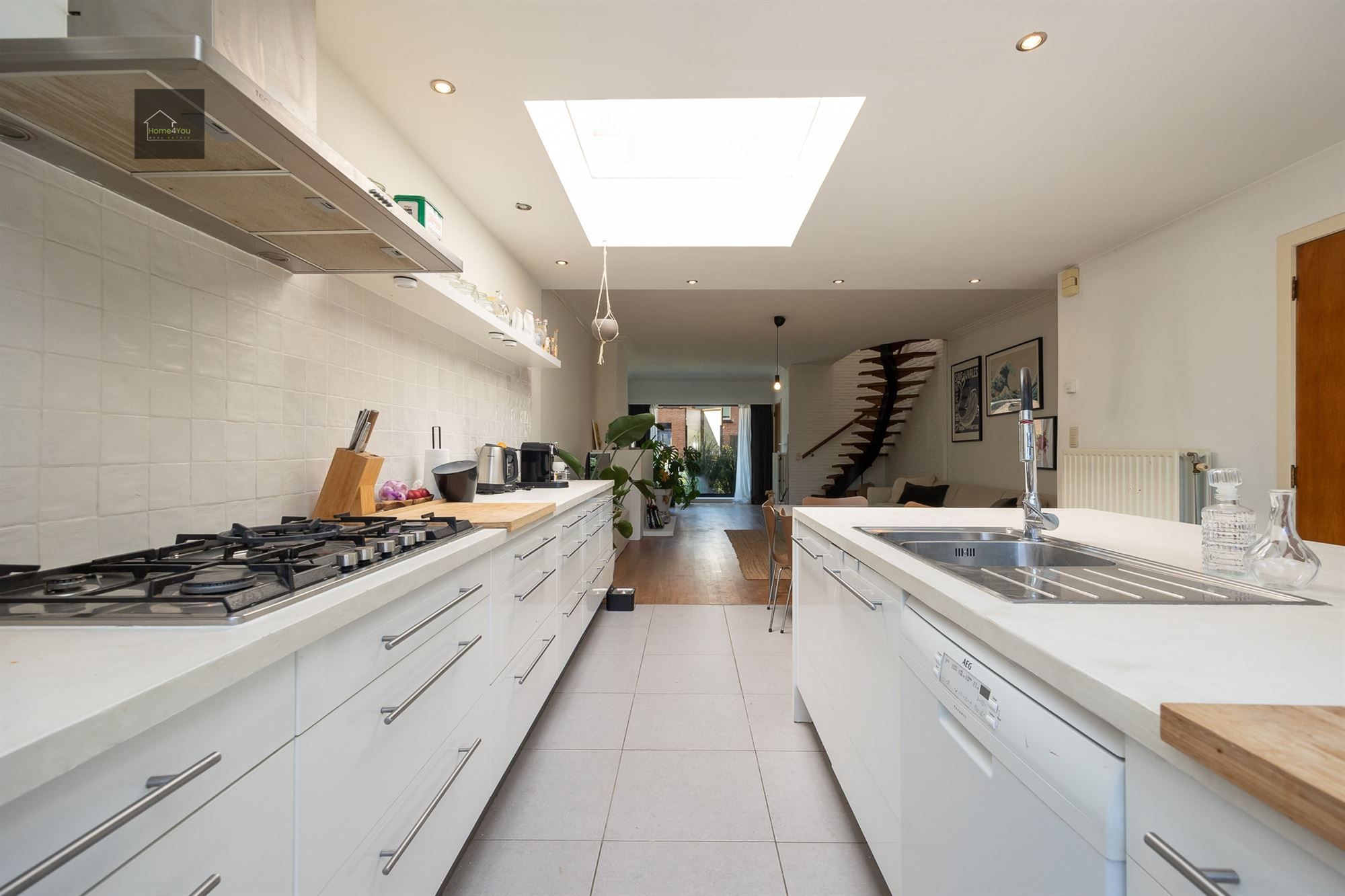 Gerenoveerde woning met 2 slaapkamers te koop! foto 2