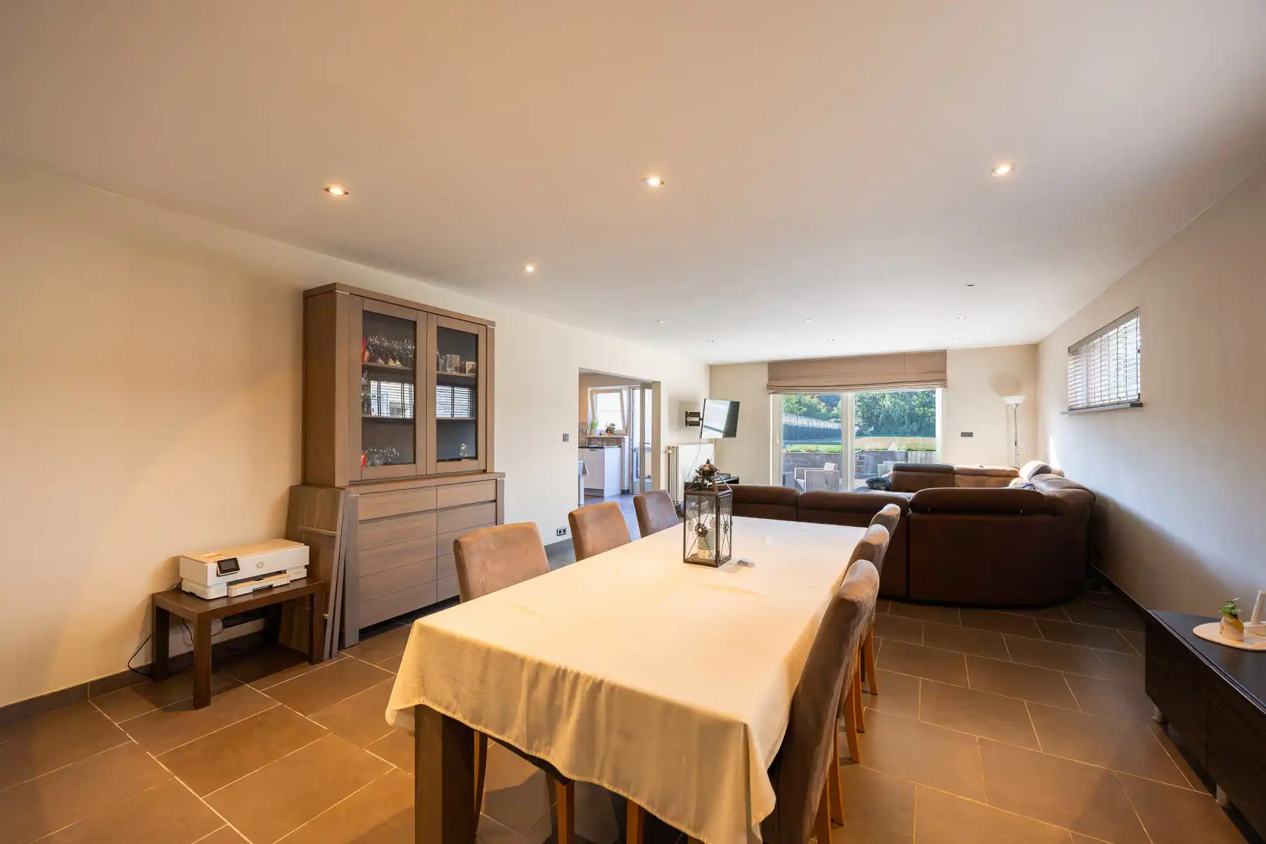 Ruime energiezuinige woning met 6 SLPK's en diepe tuin foto 5