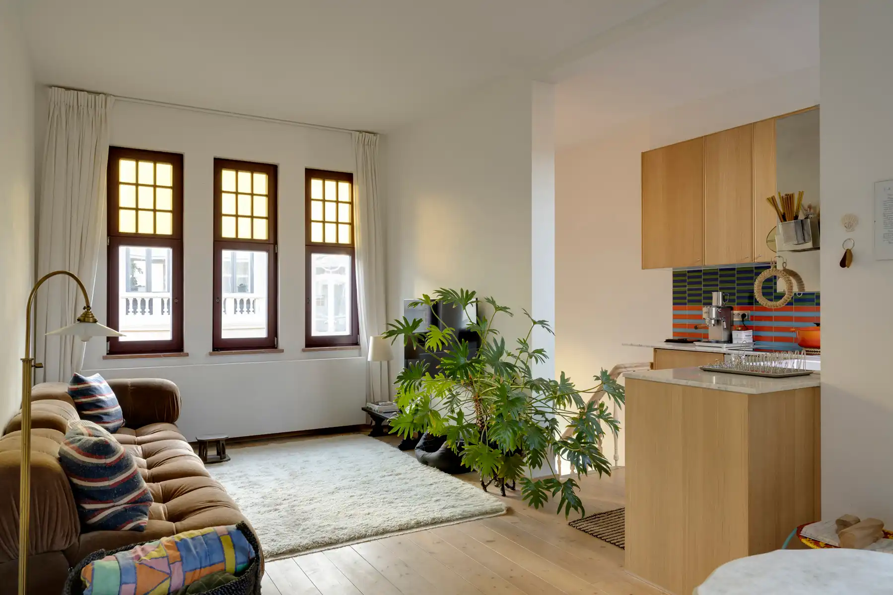 Prachtig gerenoveerde woning met authentieke charme op top locatie! foto 12