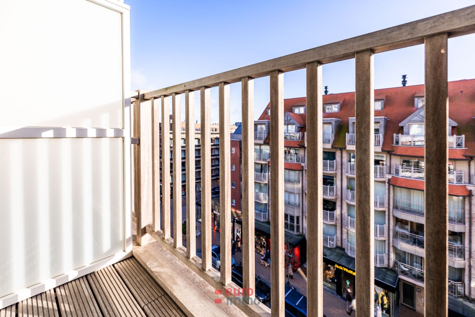 Exclusief duplex-appartement met 2 slaapkamers in het hartje van onze bruisende badstad! foto 2